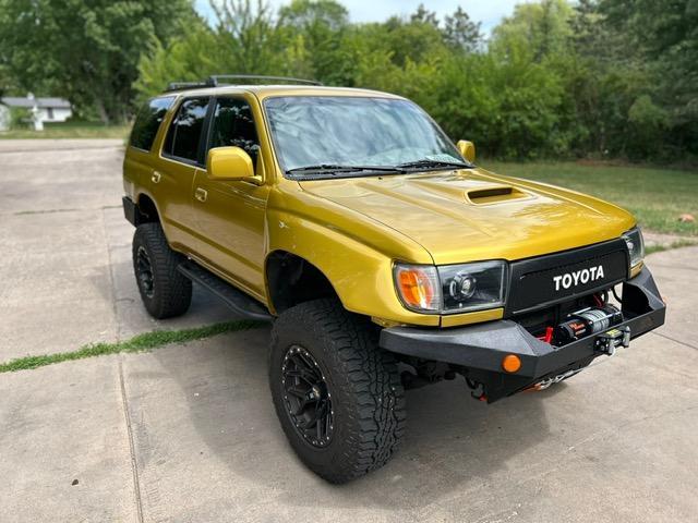 Modified V8-Powered 2000 Toyota 4Runner SR5 - 3