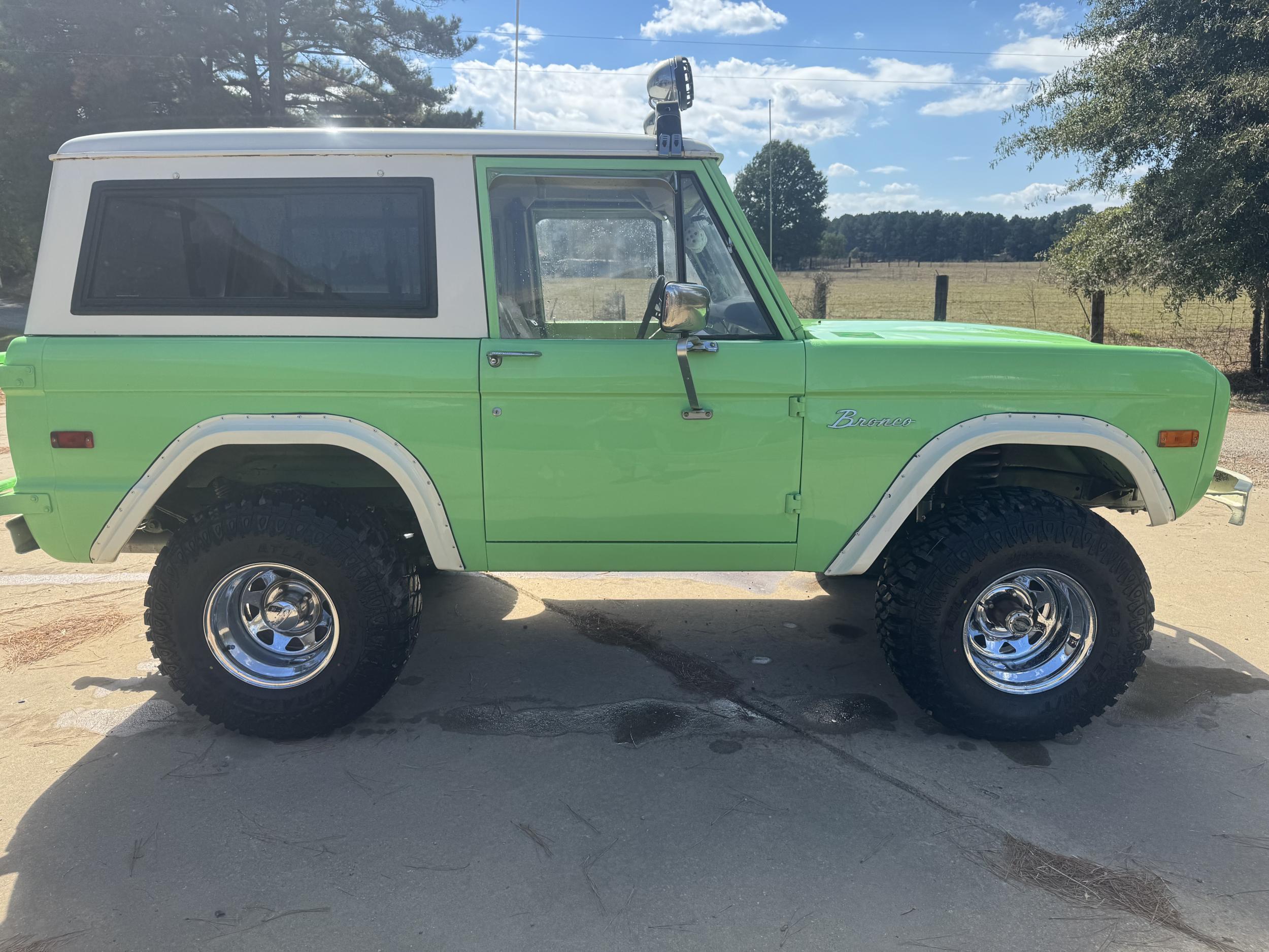 Sold: 1974 Ford Bronco