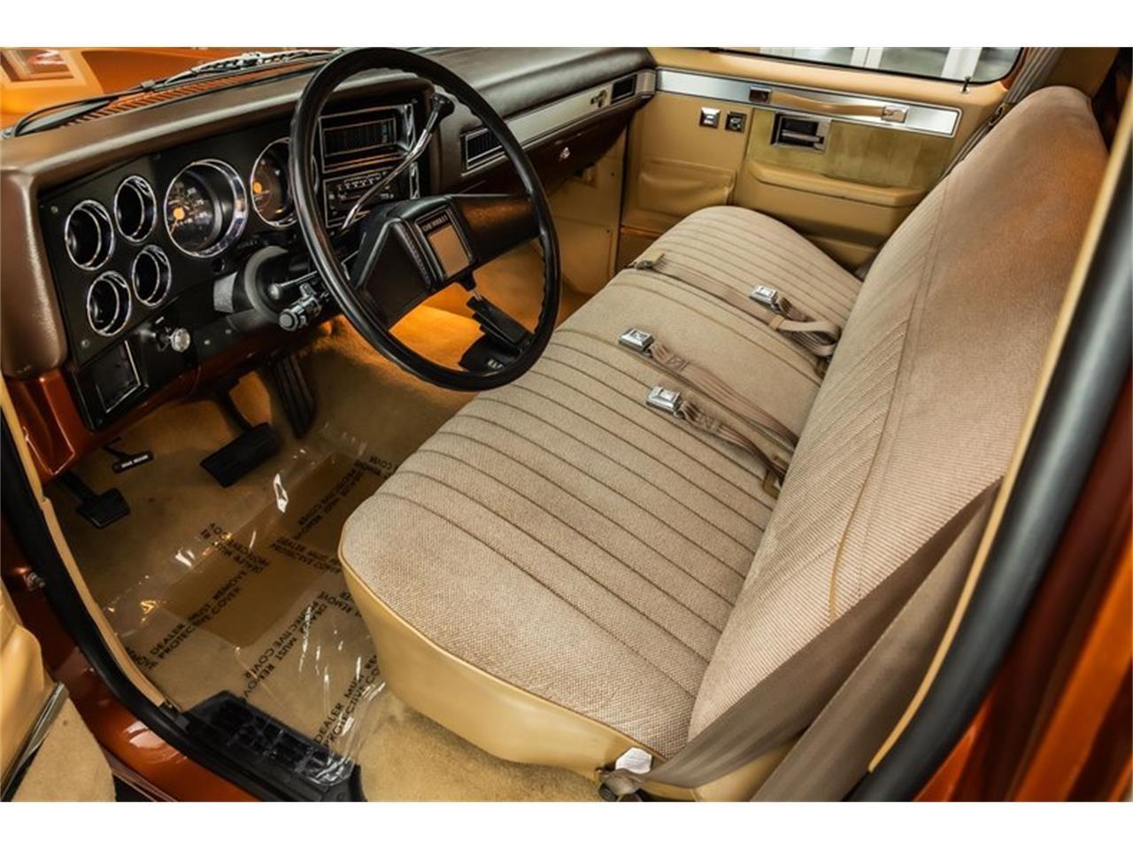 1987 Chevrolet Silverado V20 - 2
