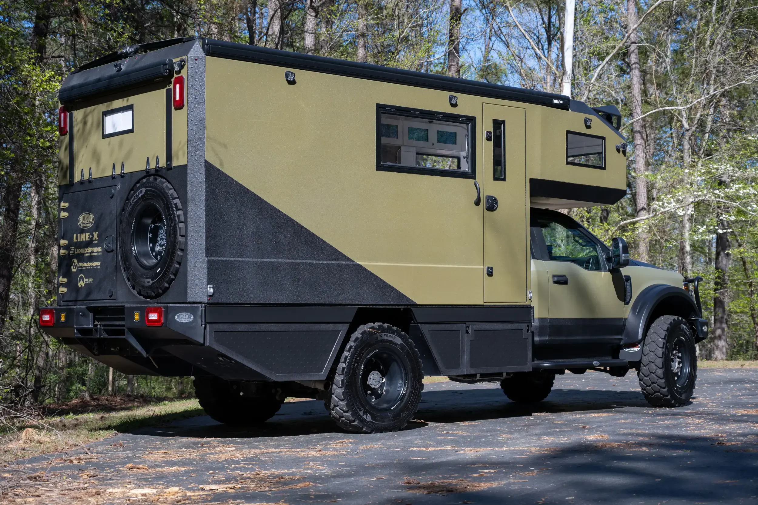 2021 Ford F-550 Expedition Vehicle