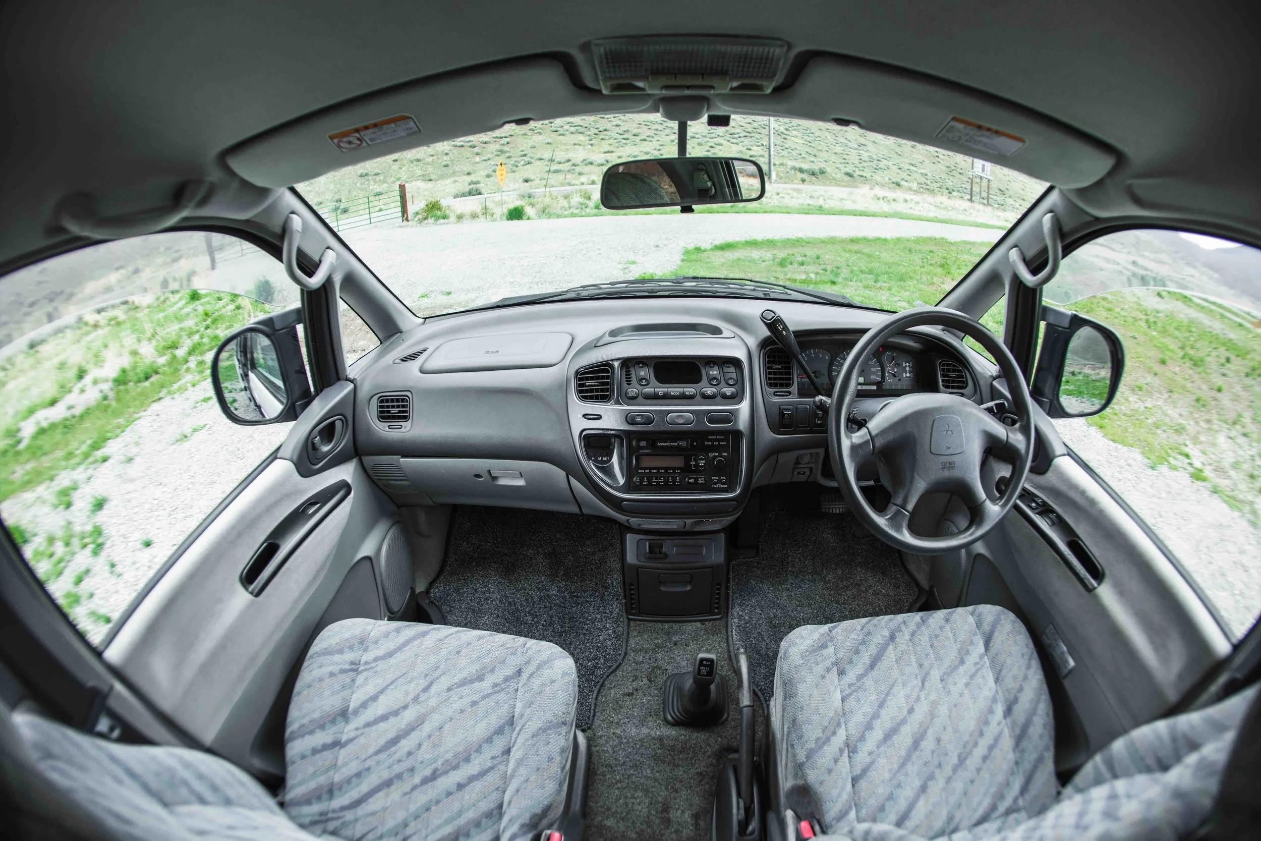 1998 Mitsubishi Delica L400 Space Gear XR Active Field