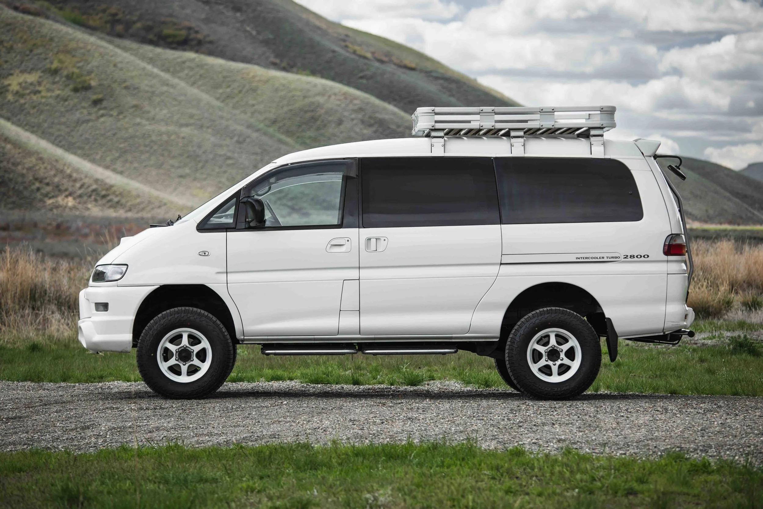 1998 Mitsubishi Delica L400 Space Gear XR Active Field - 2