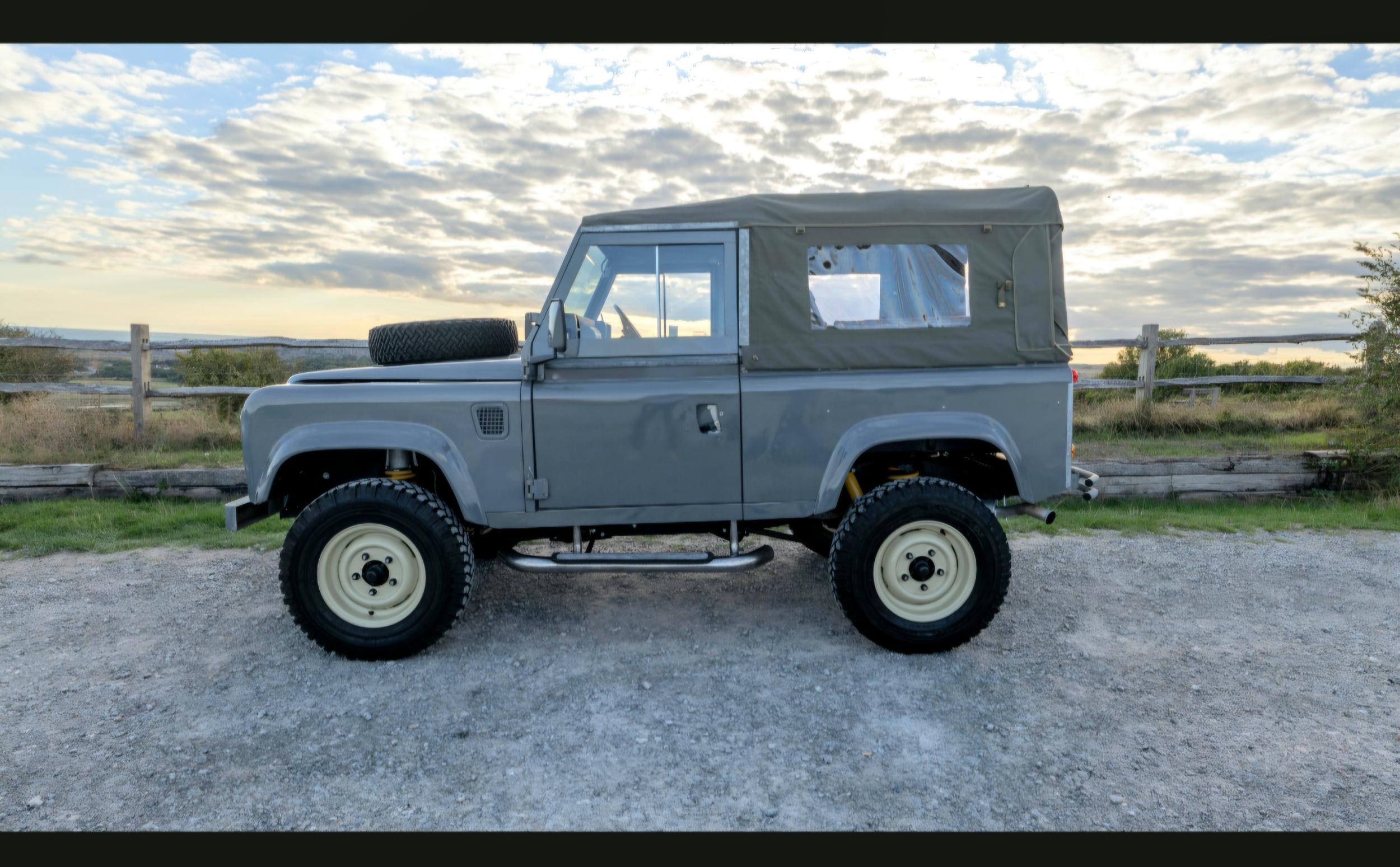 1990 Land Rover Defender 90