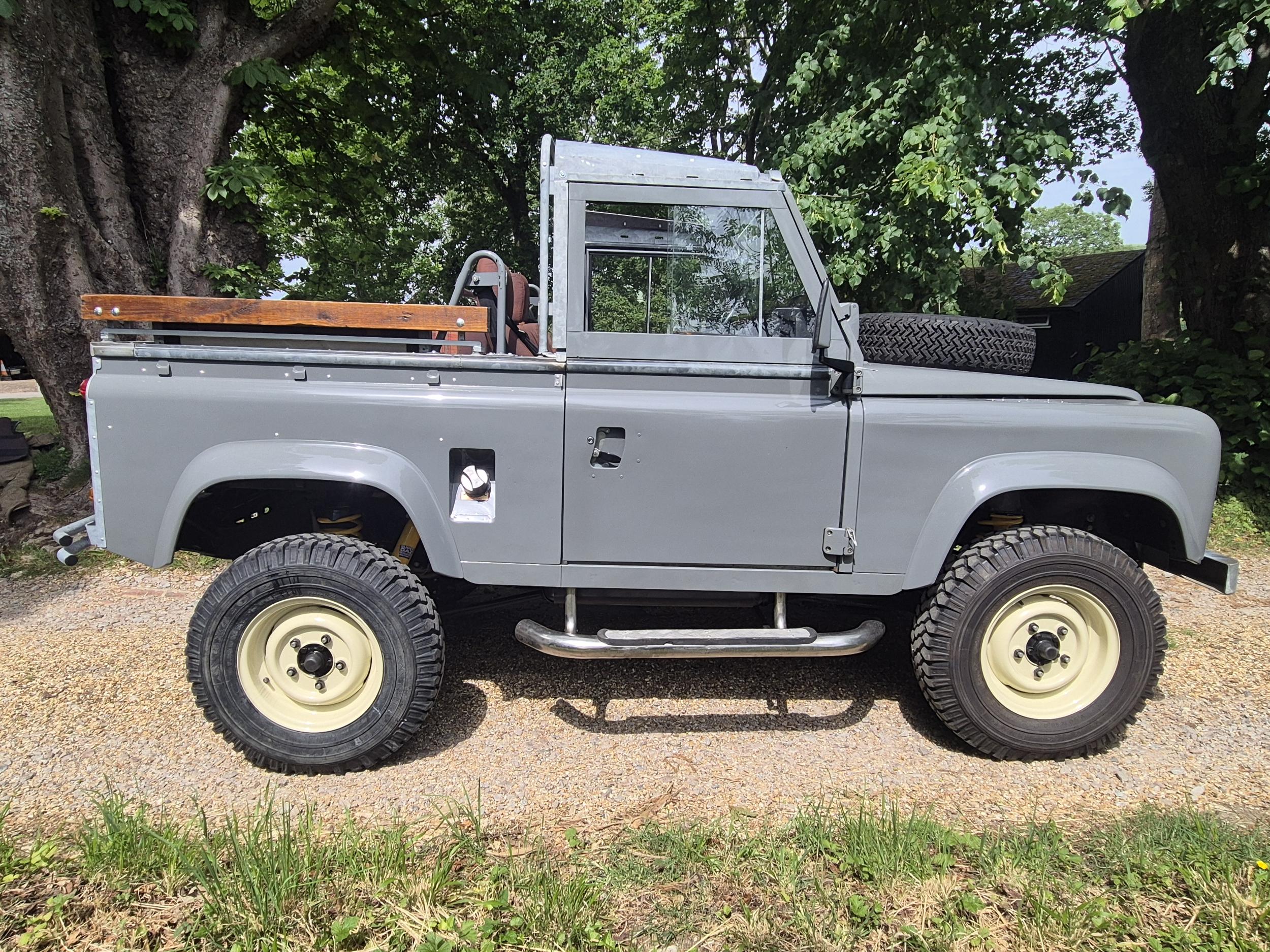 1990 Land Rover Defender 90 - 2