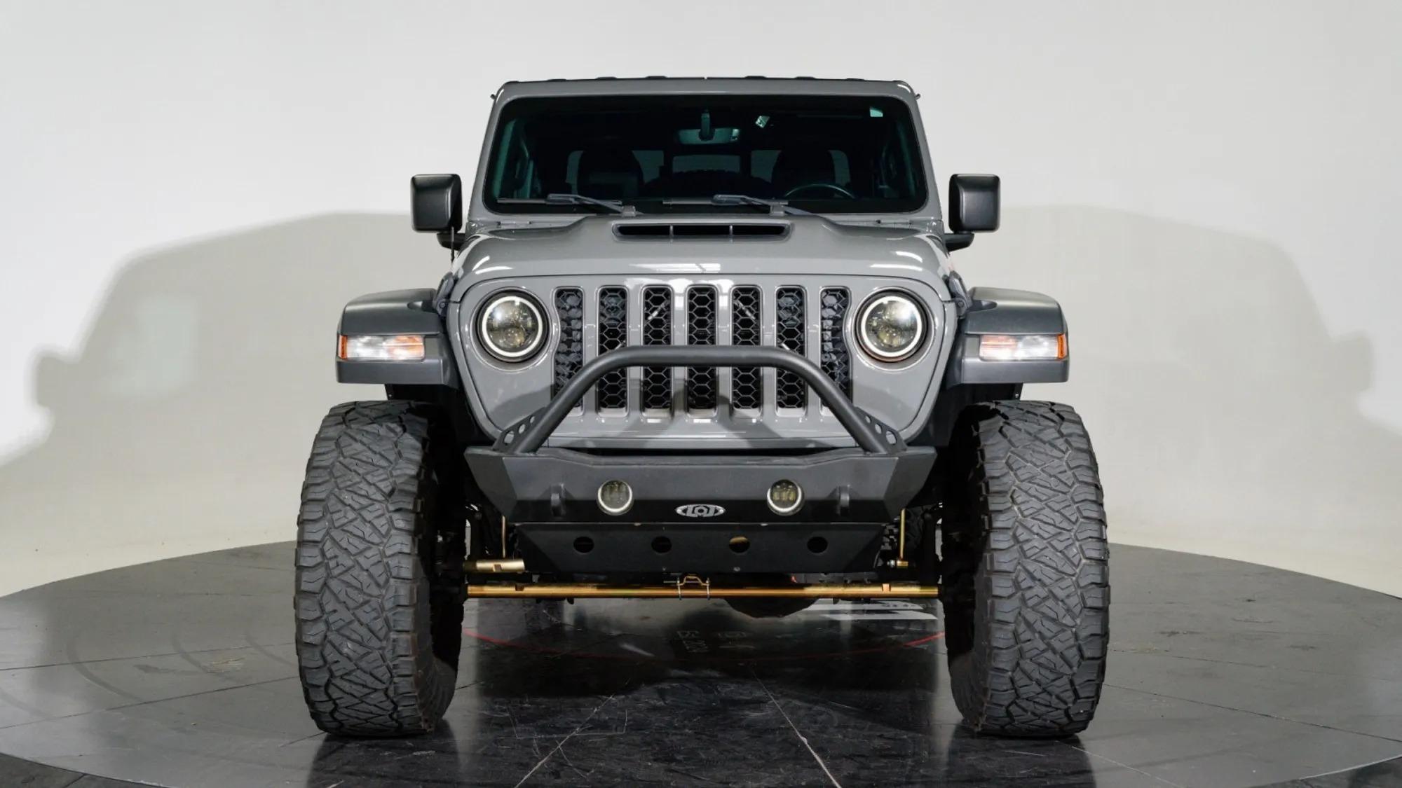 392-Powered 2021 Jeep Gladiator Mojave AMW Build