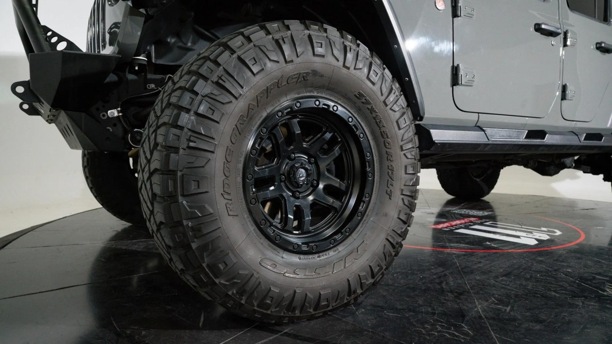 392-Powered 2021 Jeep Gladiator Mojave AMW Build