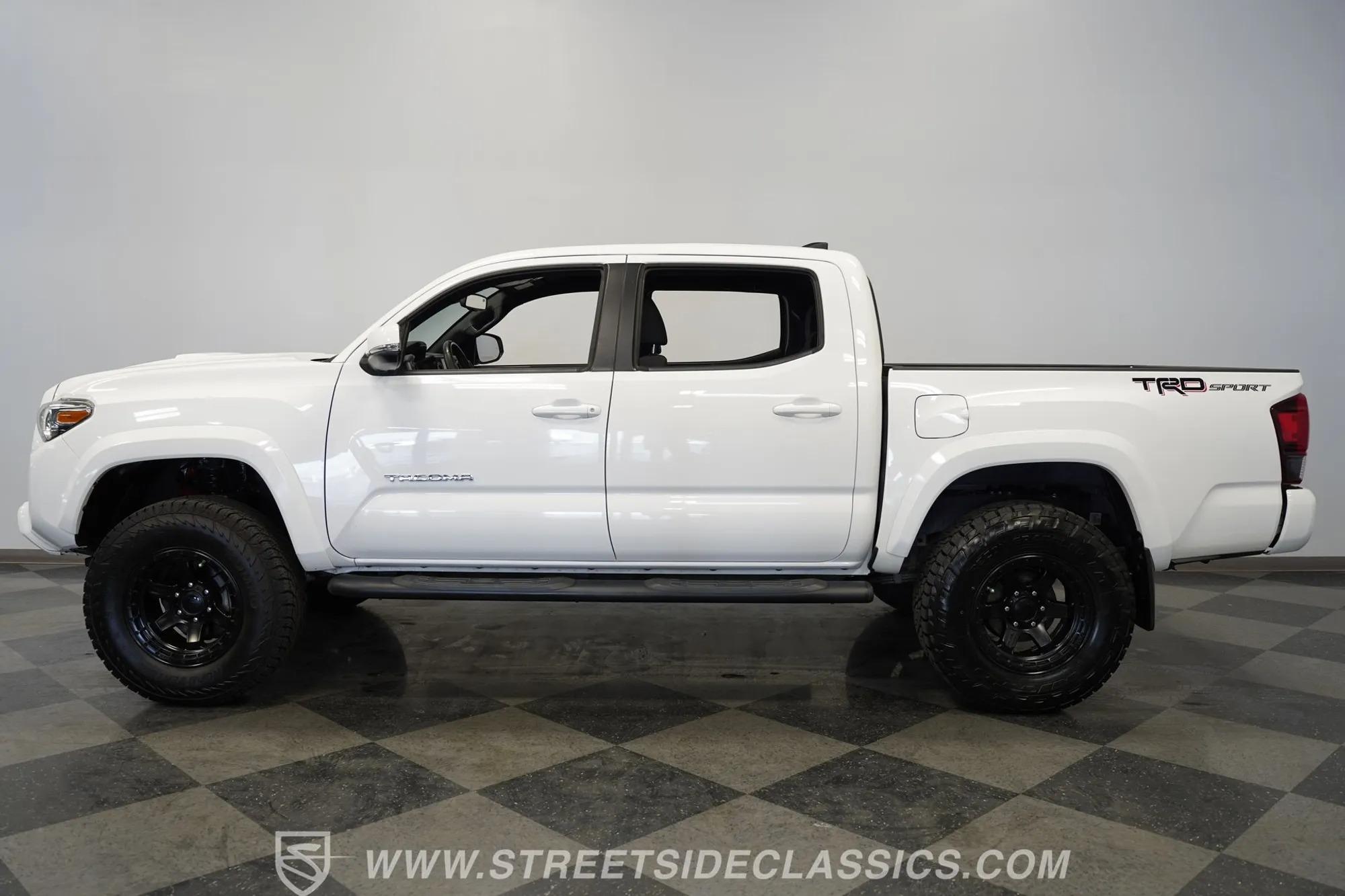 2018 Toyota Tacoma TRD Sport - 2