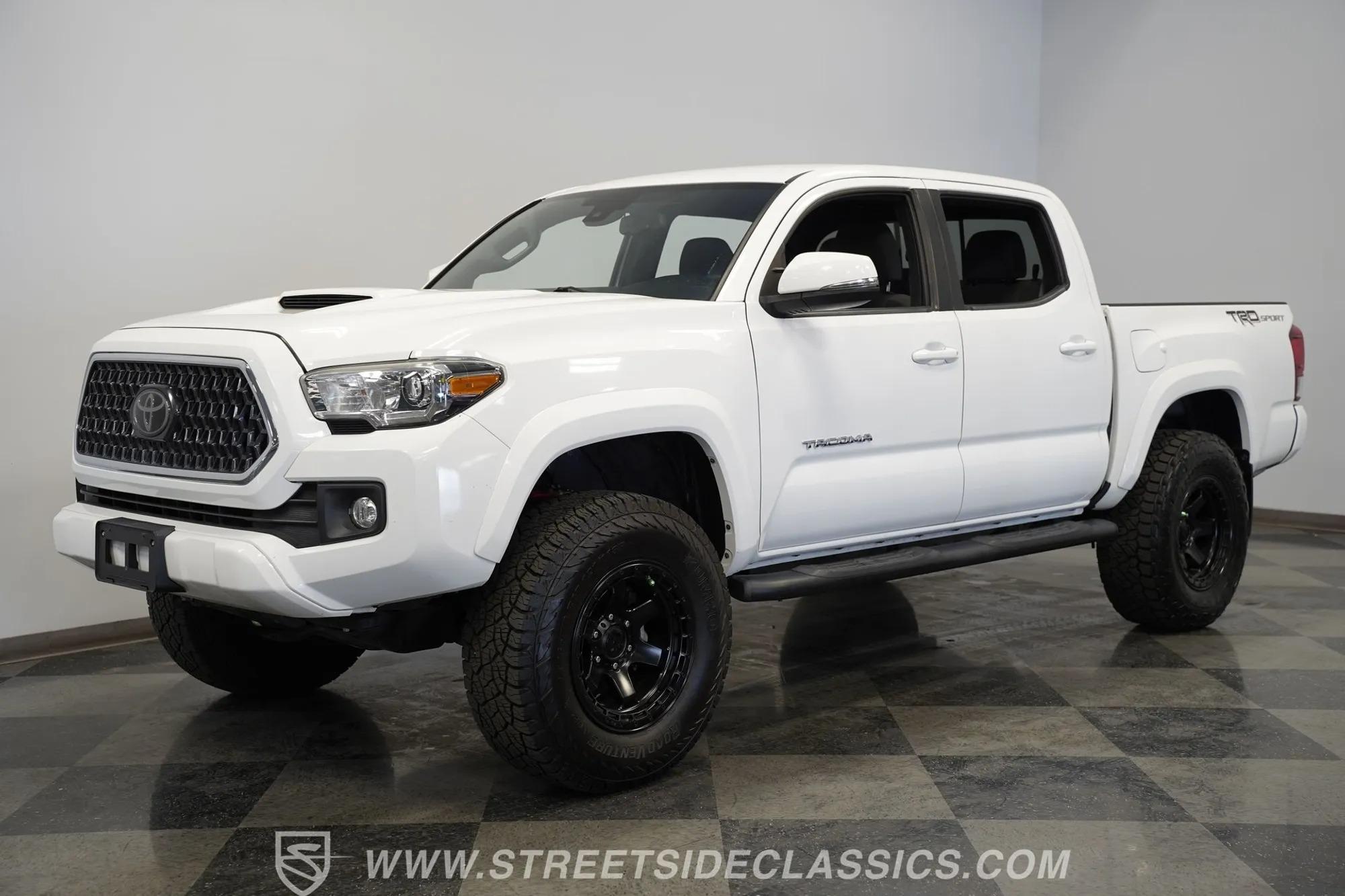 2018 Toyota Tacoma TRD Sport - 3