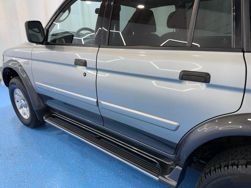 2000 Mitsubishi Montero Sport