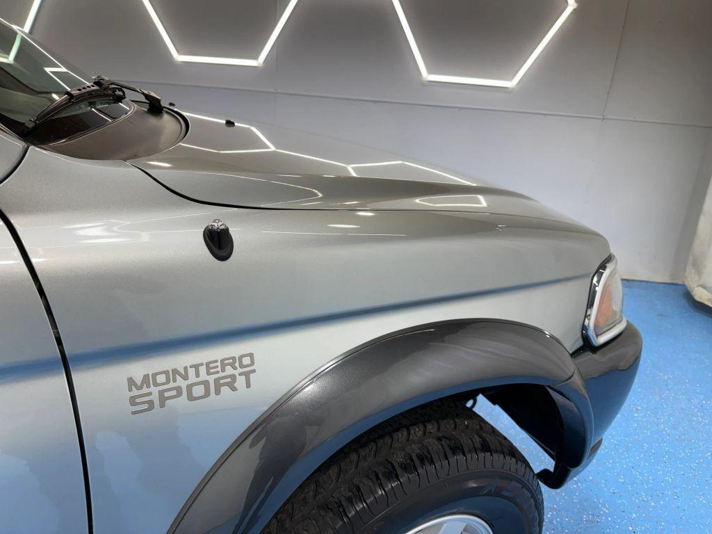 2000 Mitsubishi Montero Sport