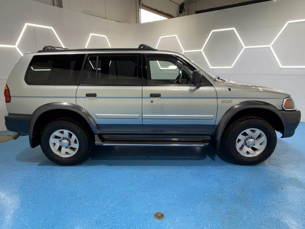 2000 Mitsubishi Montero Sport - 2