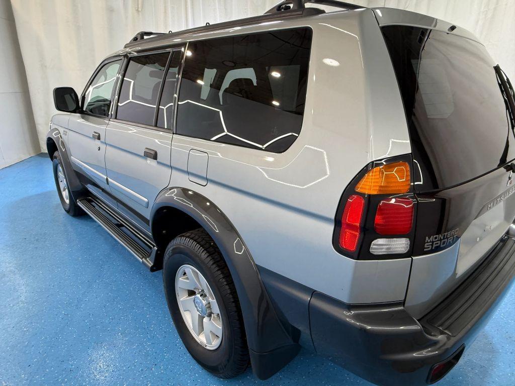 2000 Mitsubishi Montero Sport - 4