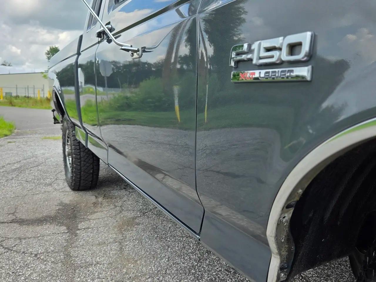 1989 Ford F-150 XLT Lariat
