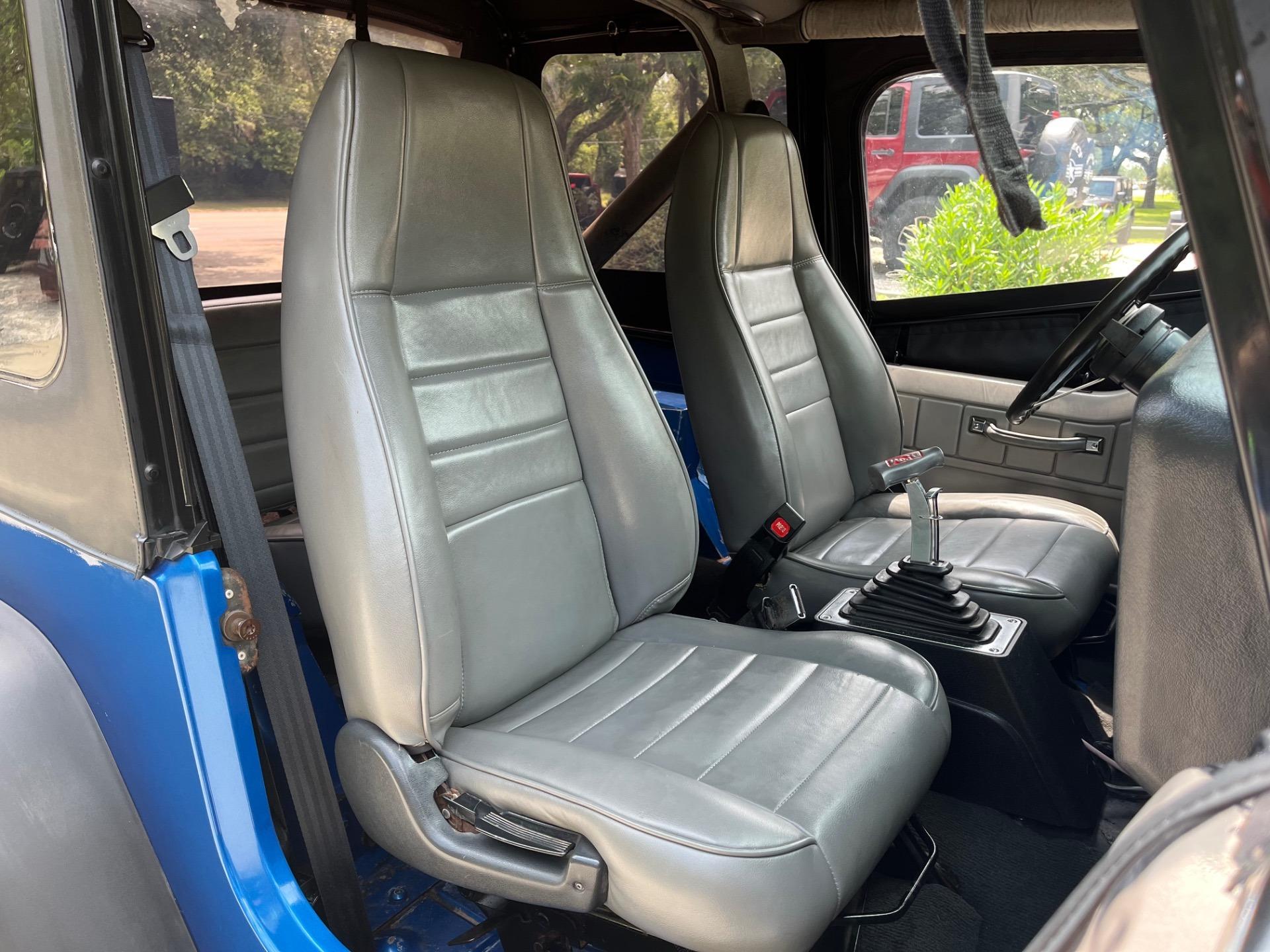 V8-Powered 1991 Jeep Wrangler Islander - 5