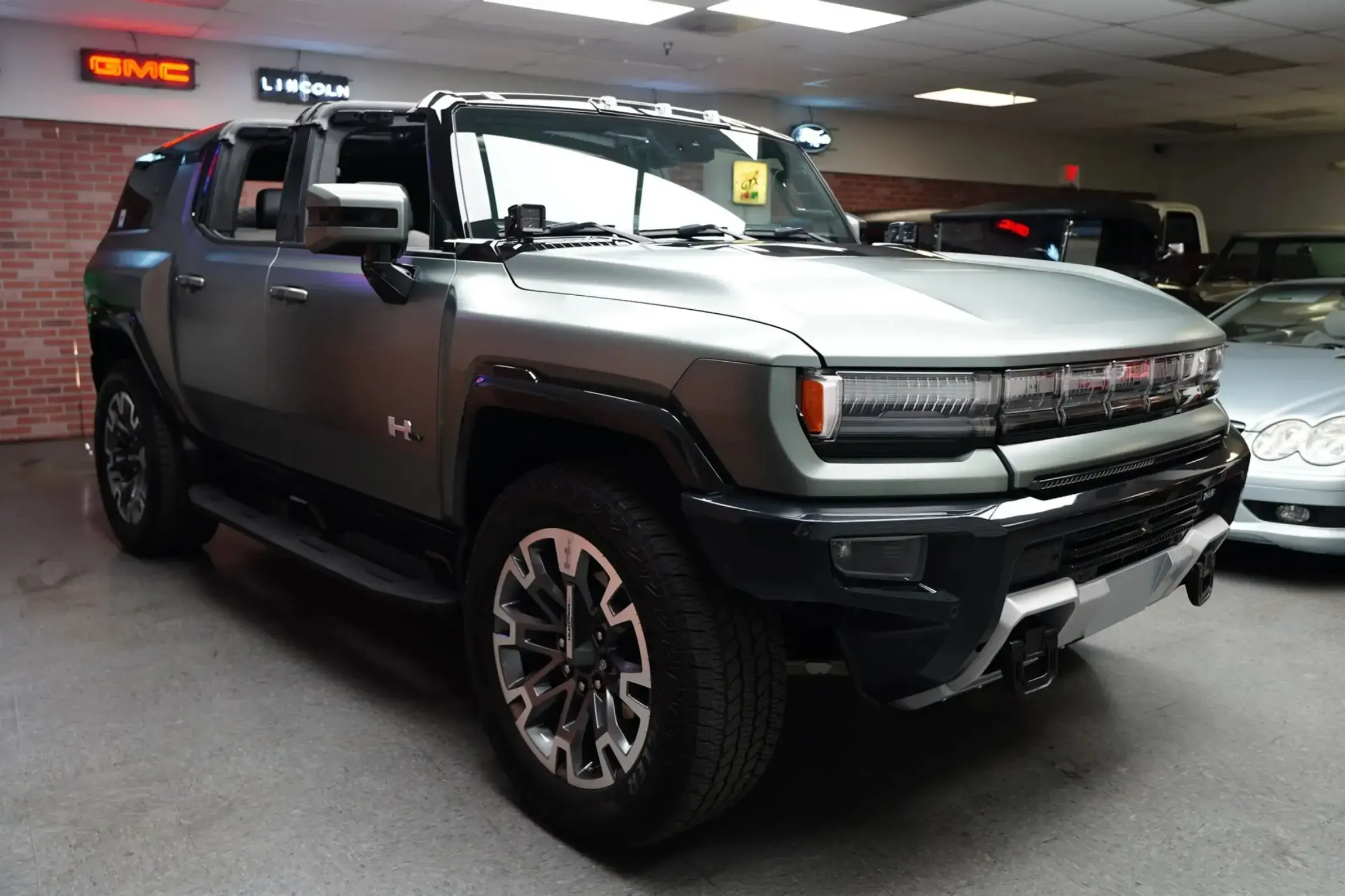 2024 GMC Hummer EV 3X Lunar Edition