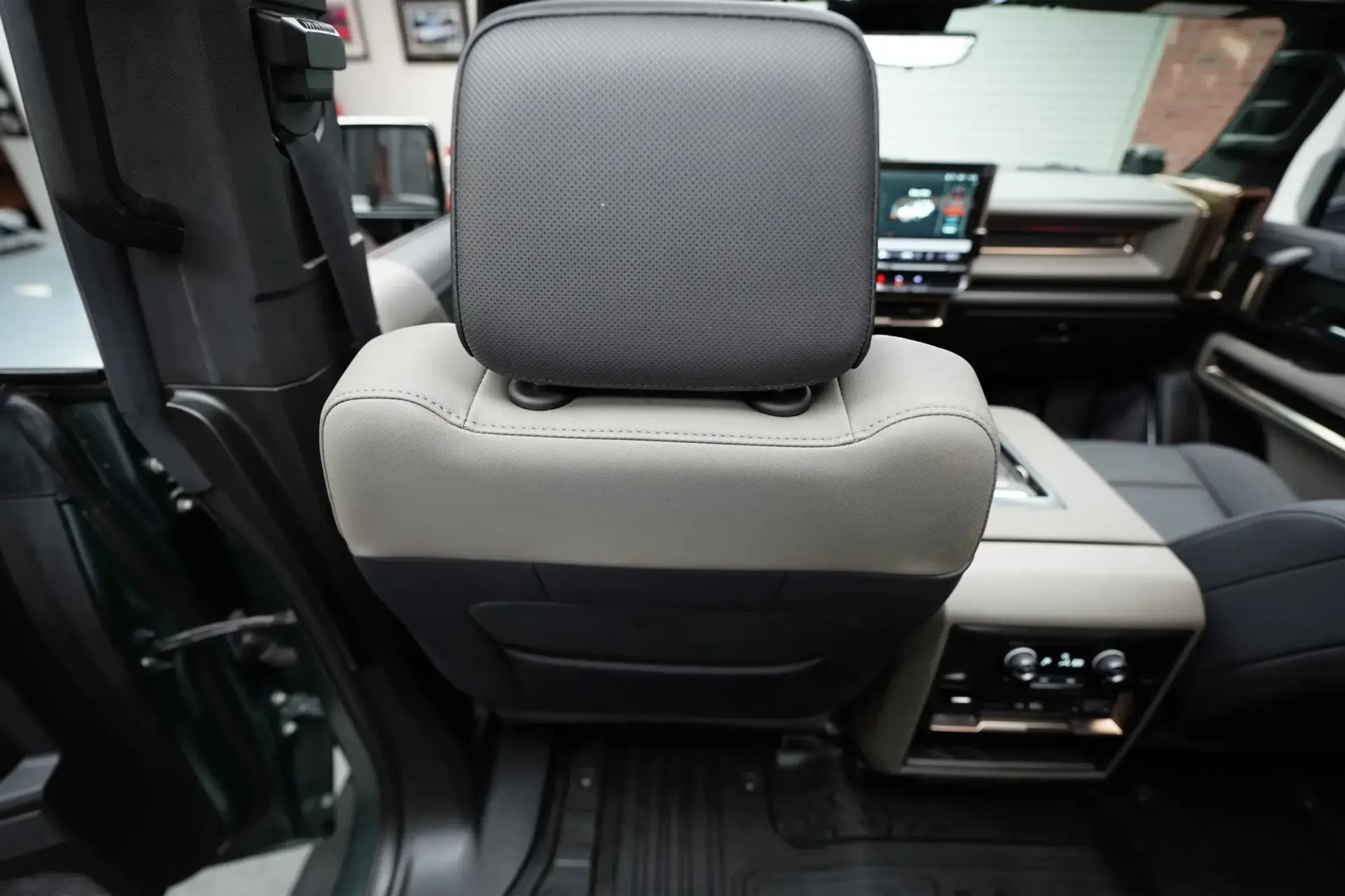 2024 GMC Hummer EV 3X Lunar Edition