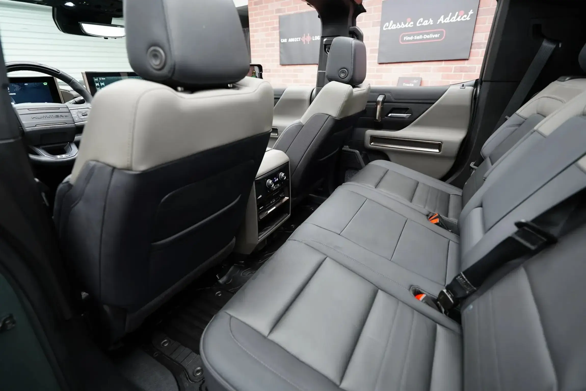 2024 GMC Hummer EV 3X Lunar Edition