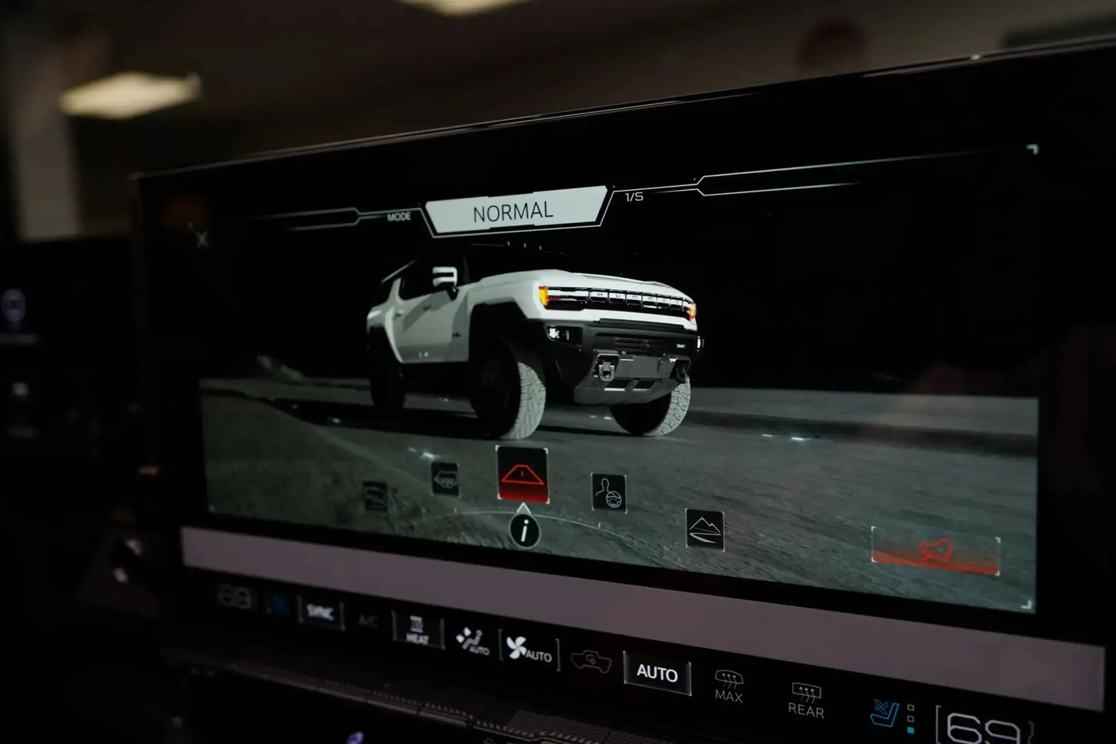 2024 GMC Hummer EV 3X Lunar Edition