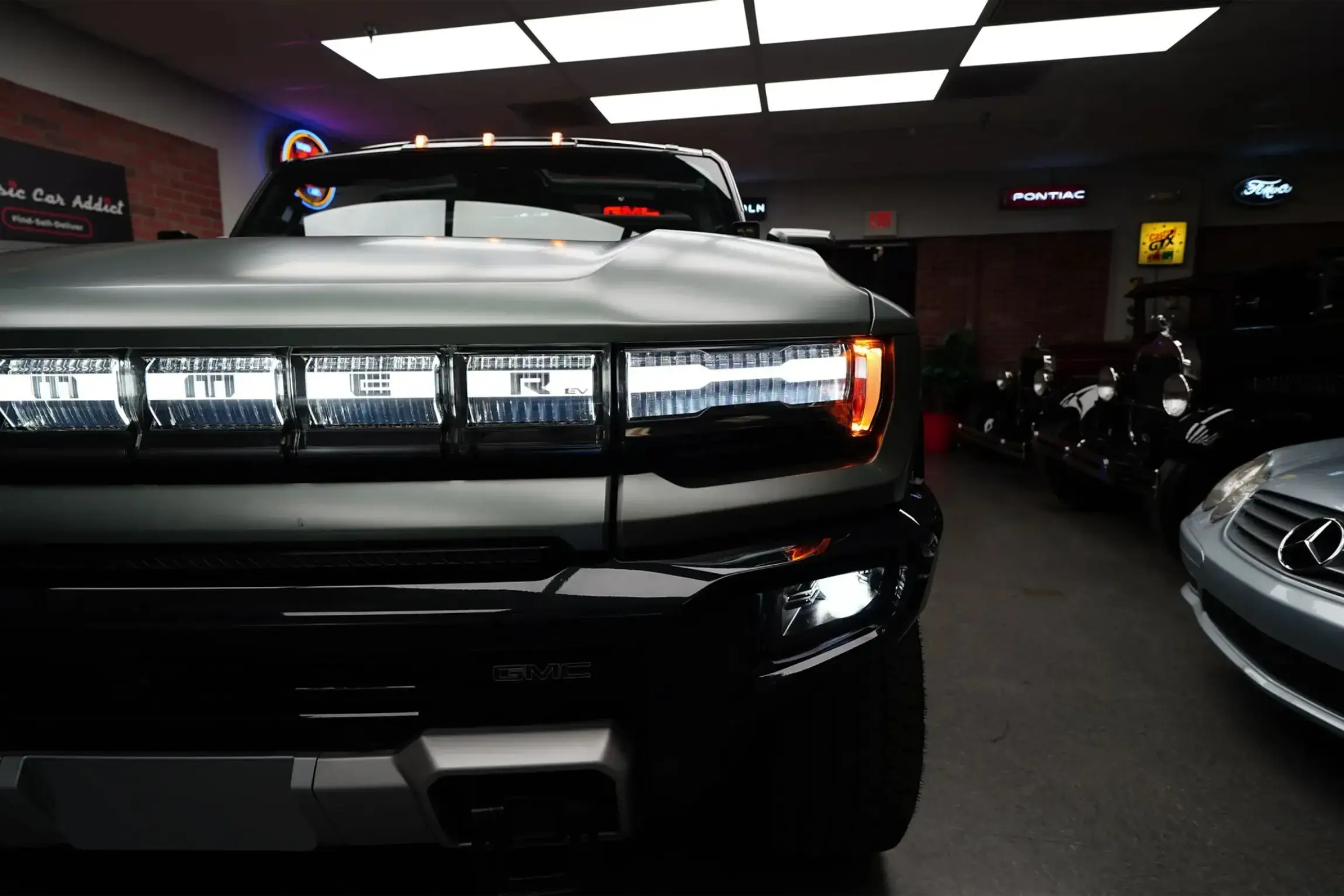 2024 GMC Hummer EV 3X Lunar Edition