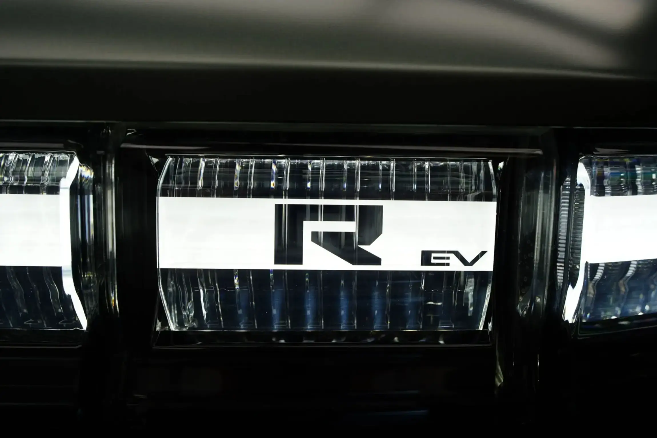 2024 GMC Hummer EV 3X Lunar Edition