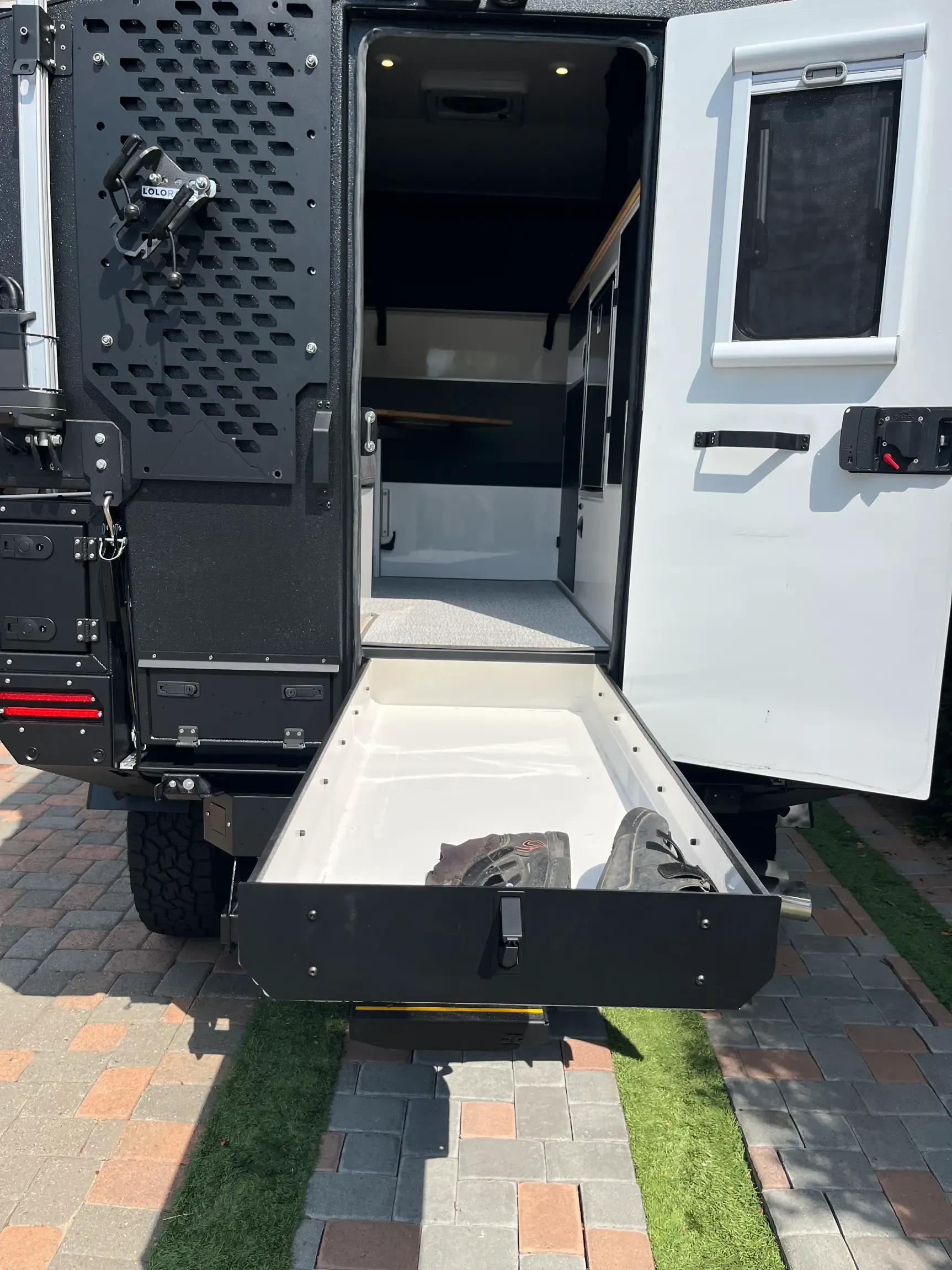 2024 Ford F-350 Super Duty Supertramp Flagship LT