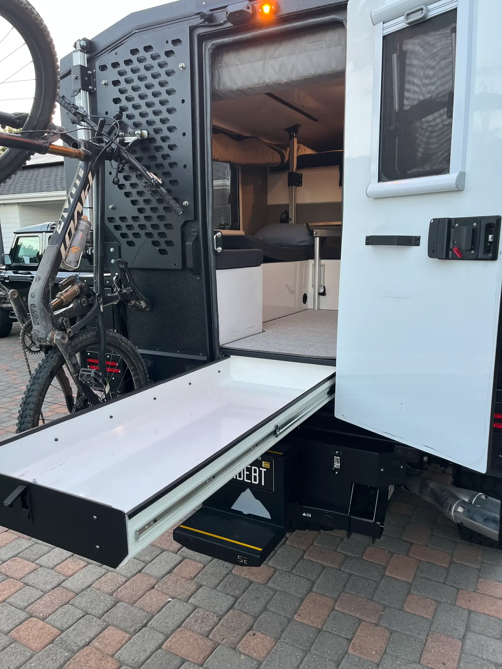 2024 Ford F-350 Super Duty Supertramp Flagship LT