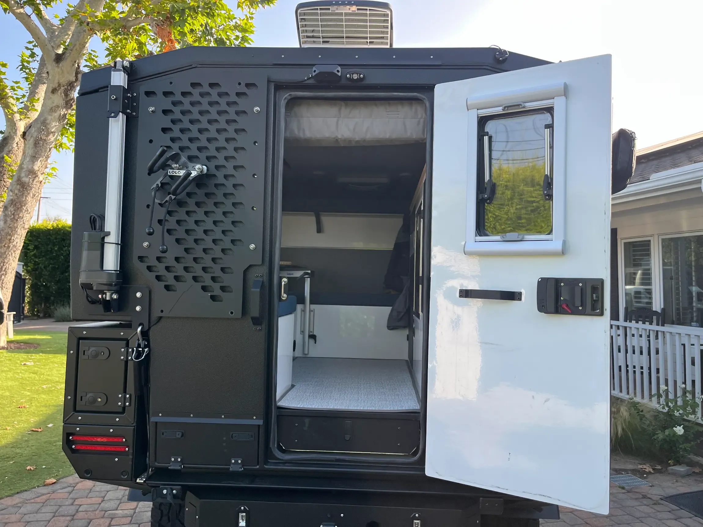 2024 Ford F-350 Super Duty Supertramp Flagship LT