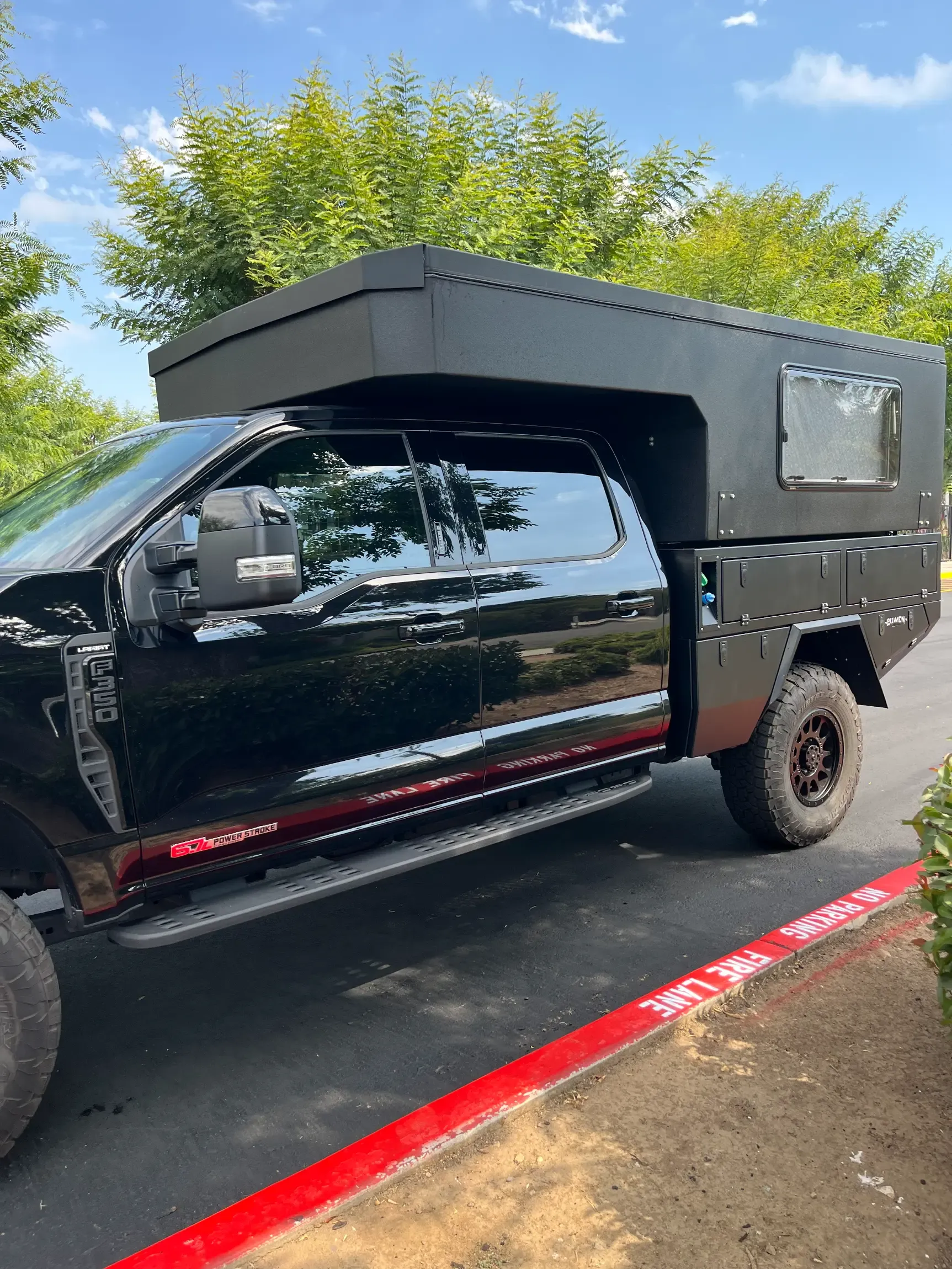 2024 Ford F-350 Super Duty Supertramp Flagship LT - 3