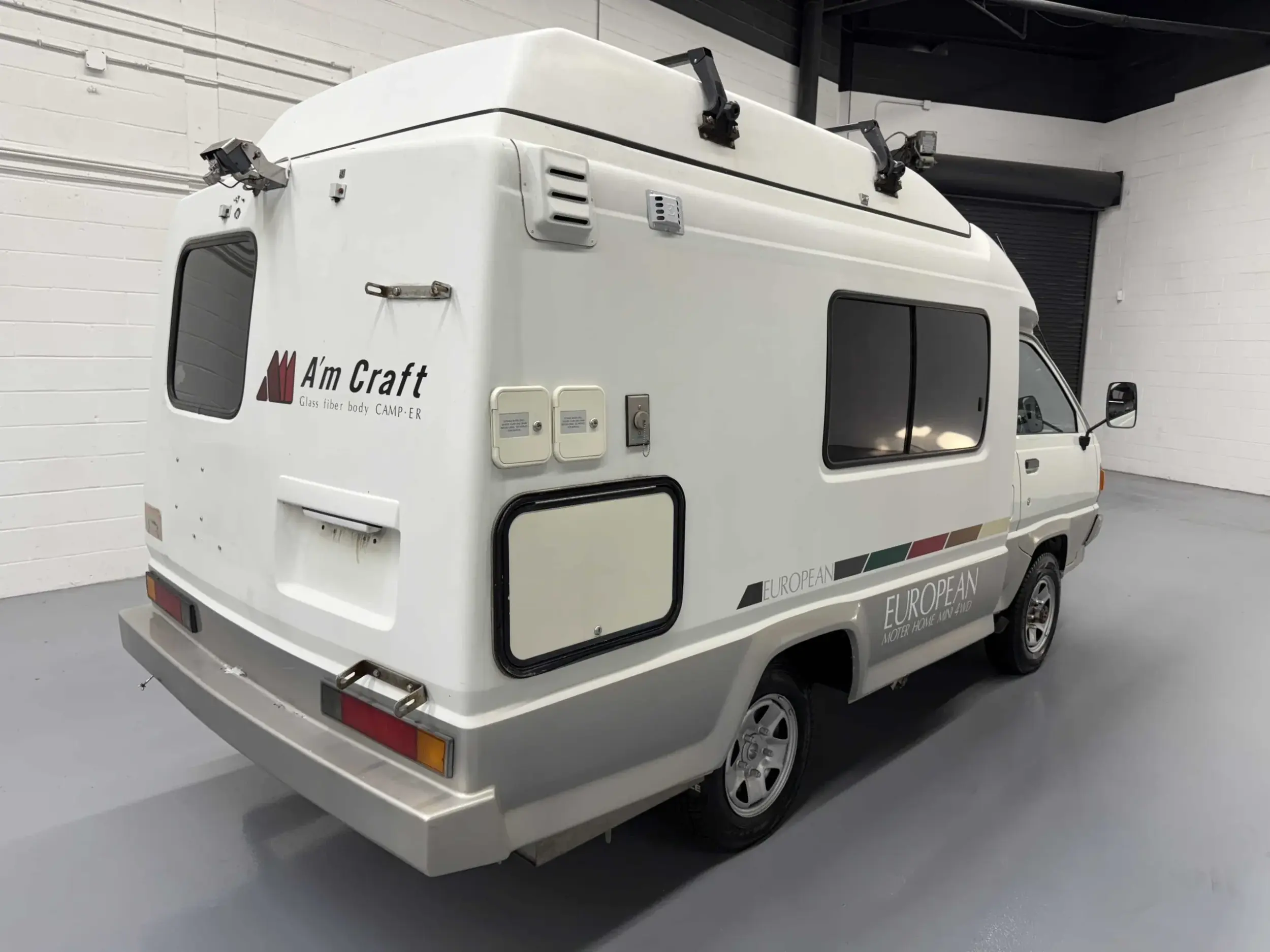 1992 Toyota TownAce Pop-Top Camper