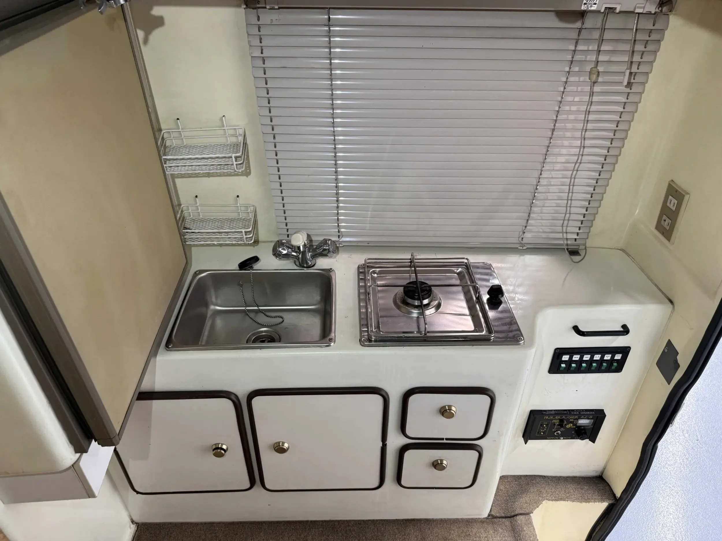 1992 Toyota TownAce Pop-Top Camper