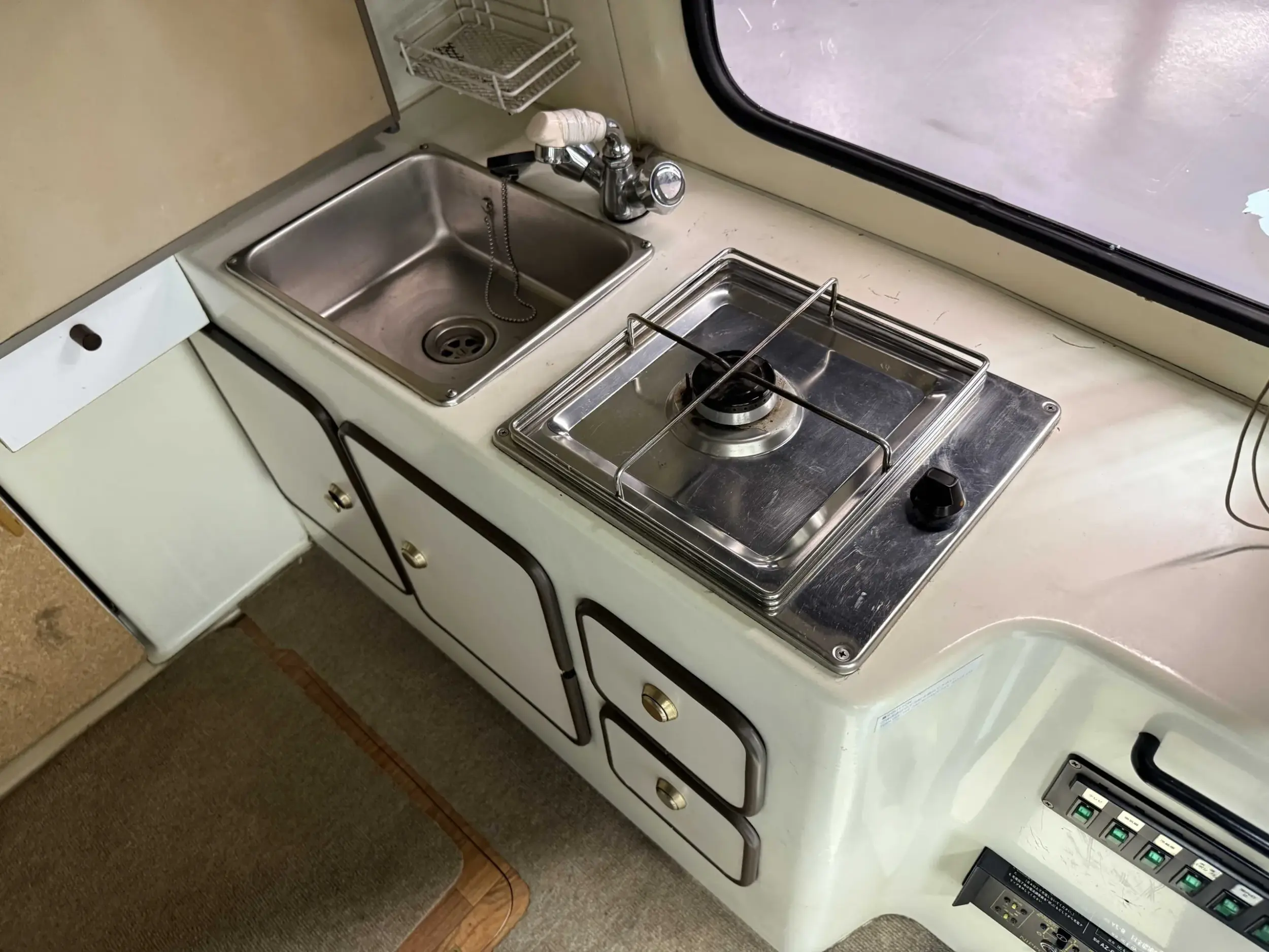 1992 Toyota TownAce Pop-Top Camper