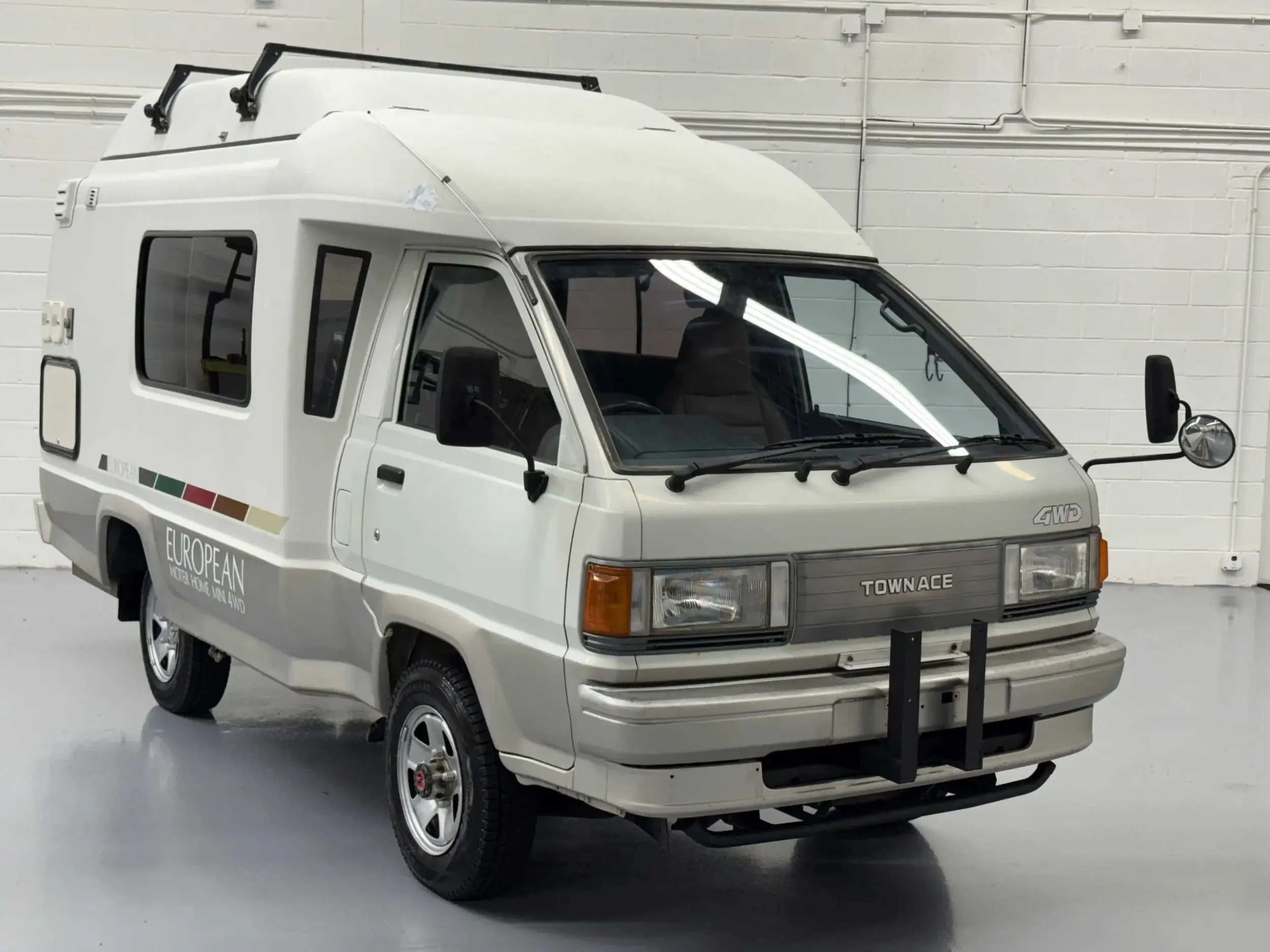 1992 Toyota TownAce Pop-Top Camper