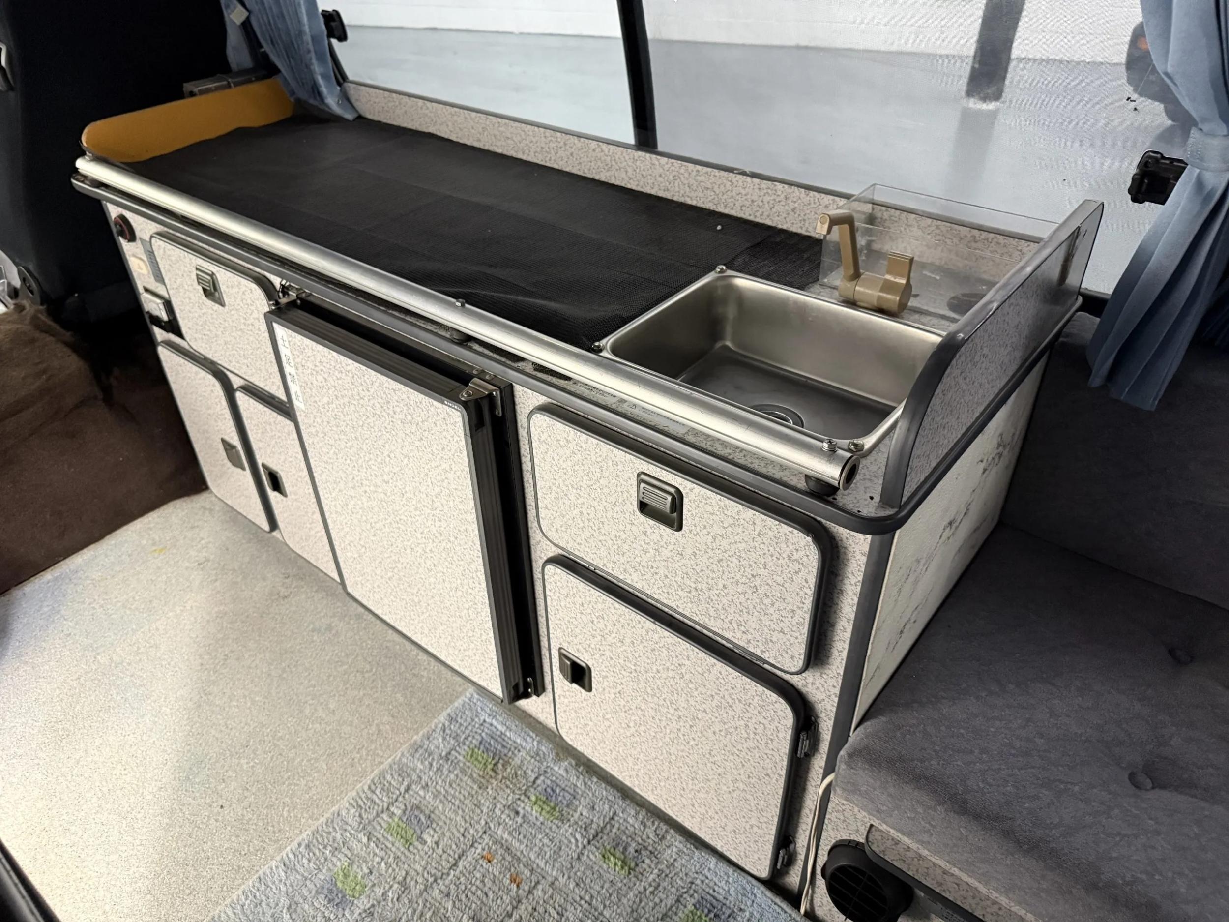 1998 Toyota HiAce LWB Custom Camper