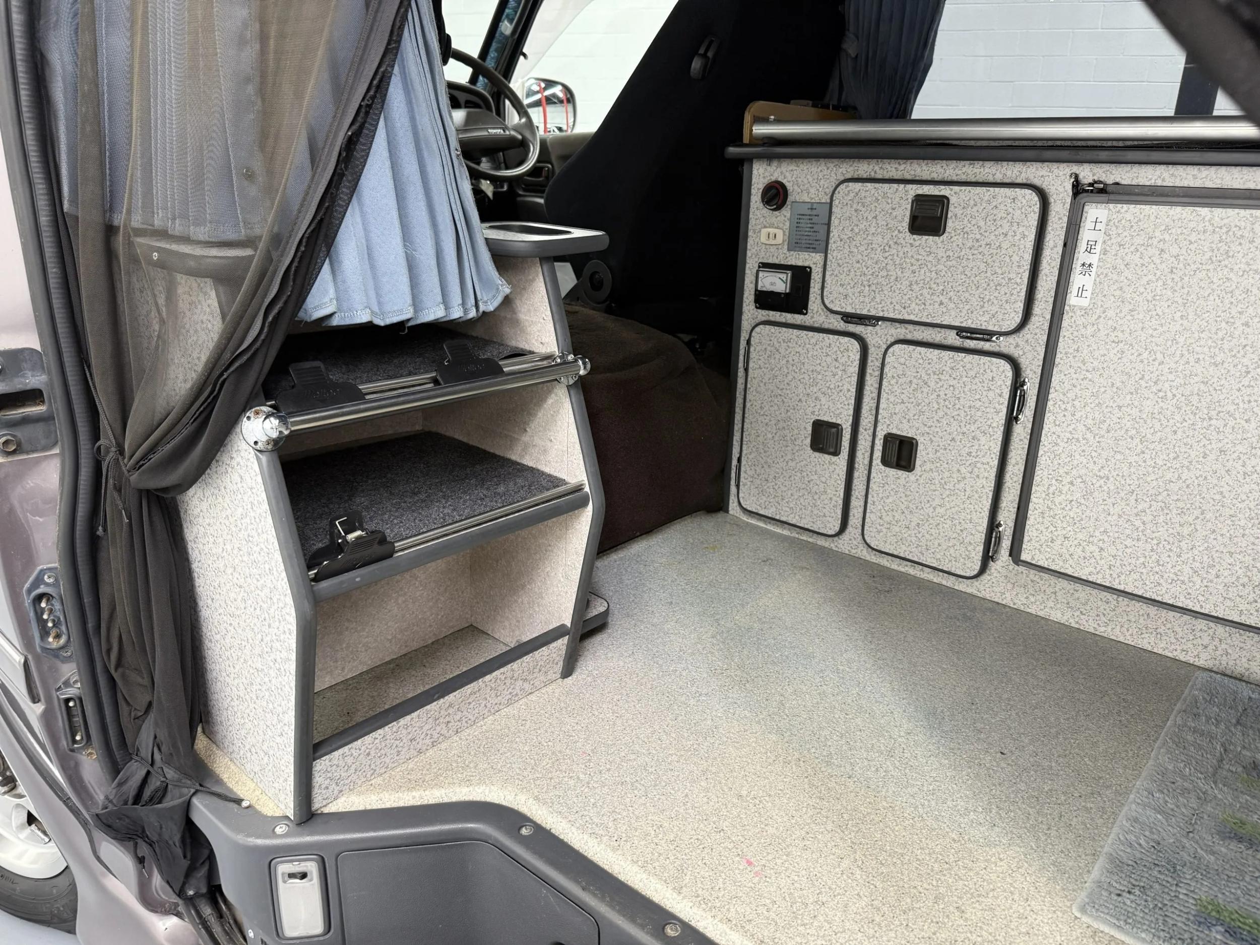 1998 Toyota HiAce LWB Custom Camper
