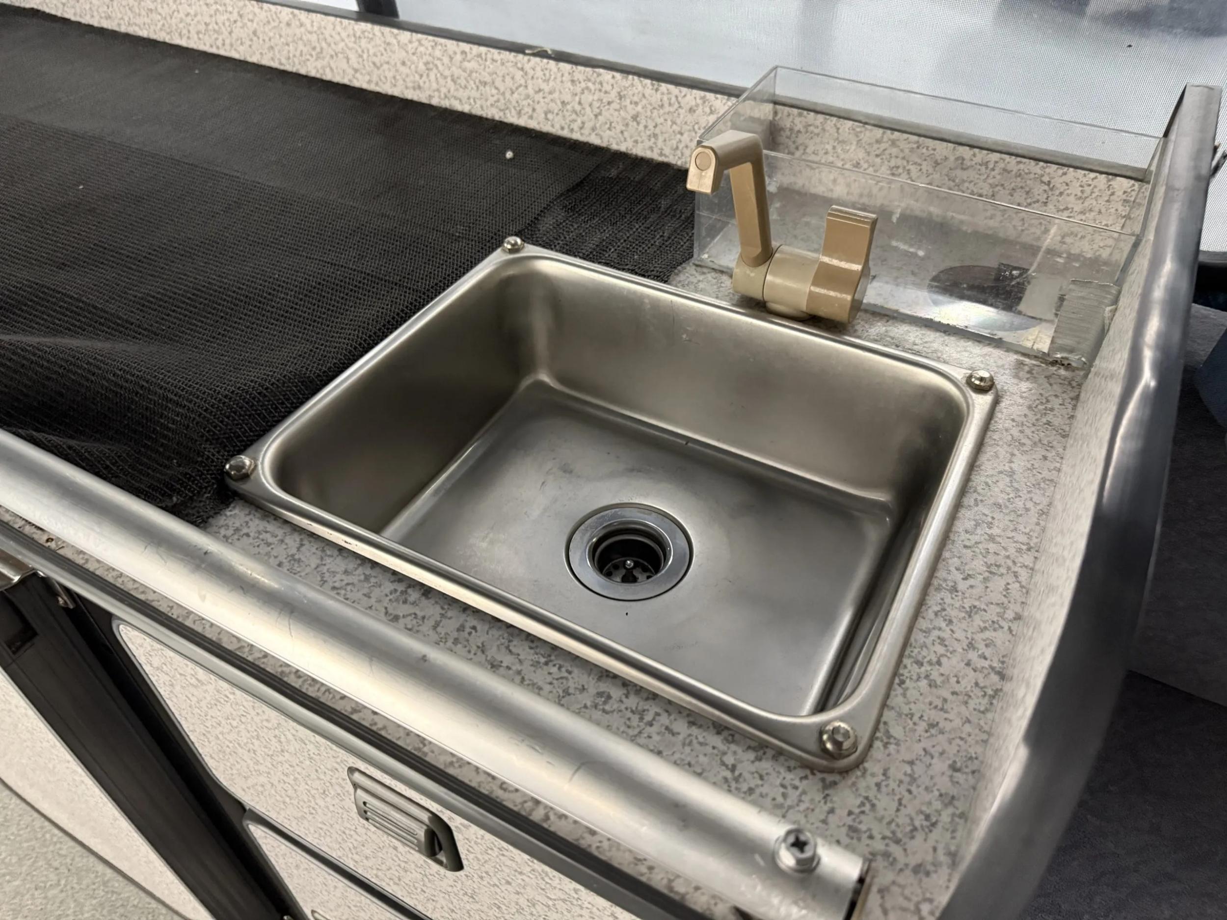 1998 Toyota HiAce LWB Custom Camper