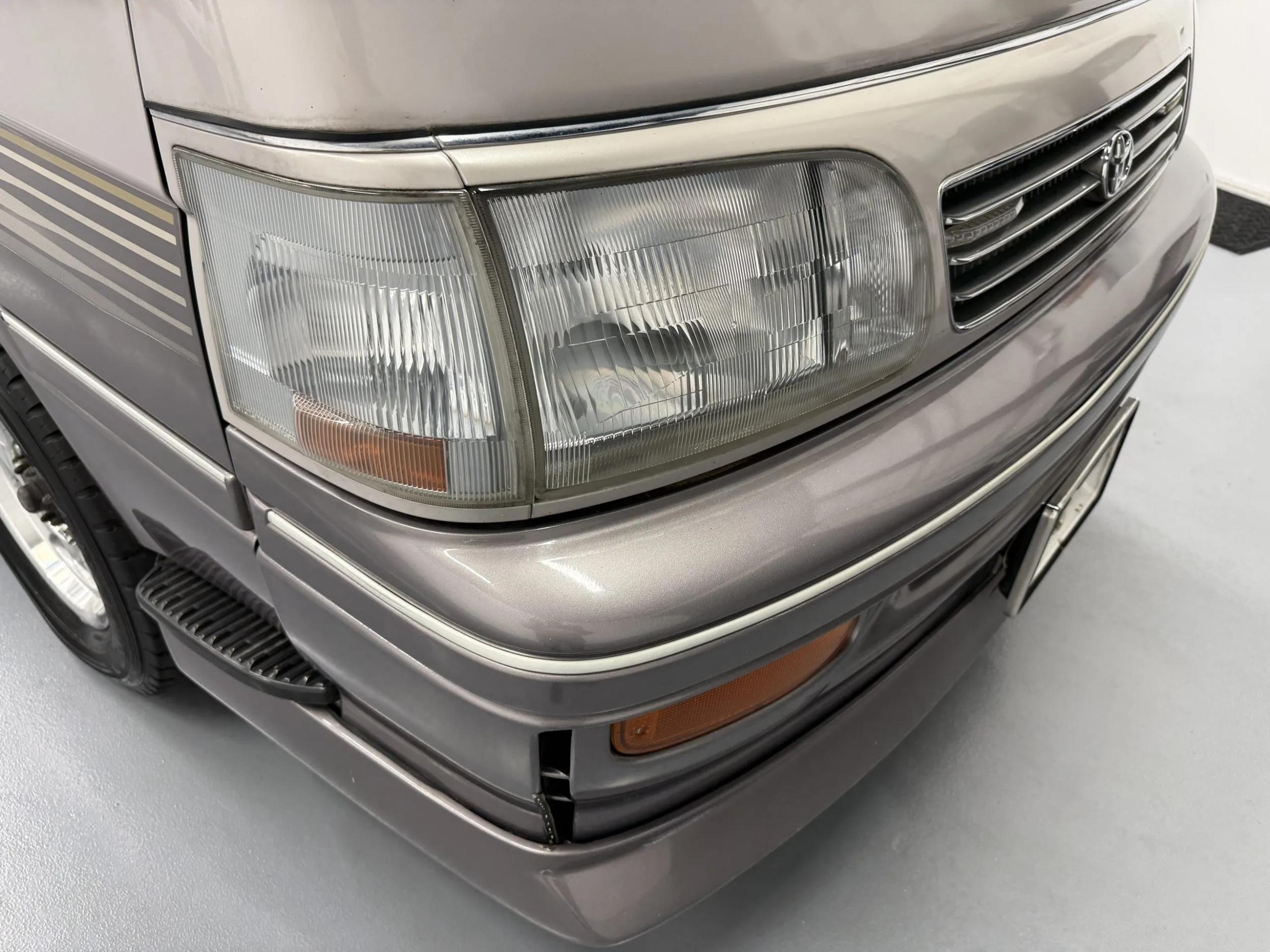 1998 Toyota HiAce LWB Custom Camper