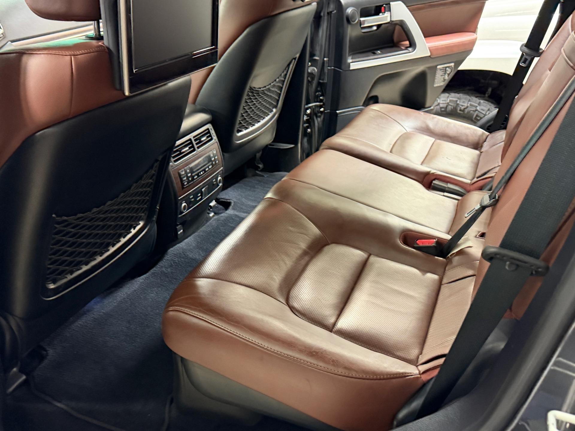 2016 Toyota Land Cruiser