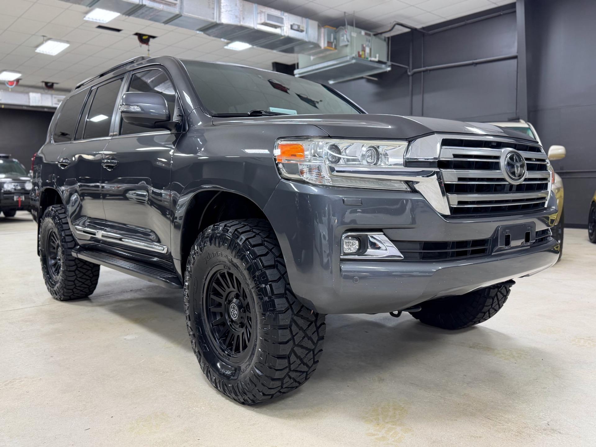 2016 Toyota Land Cruiser - 5