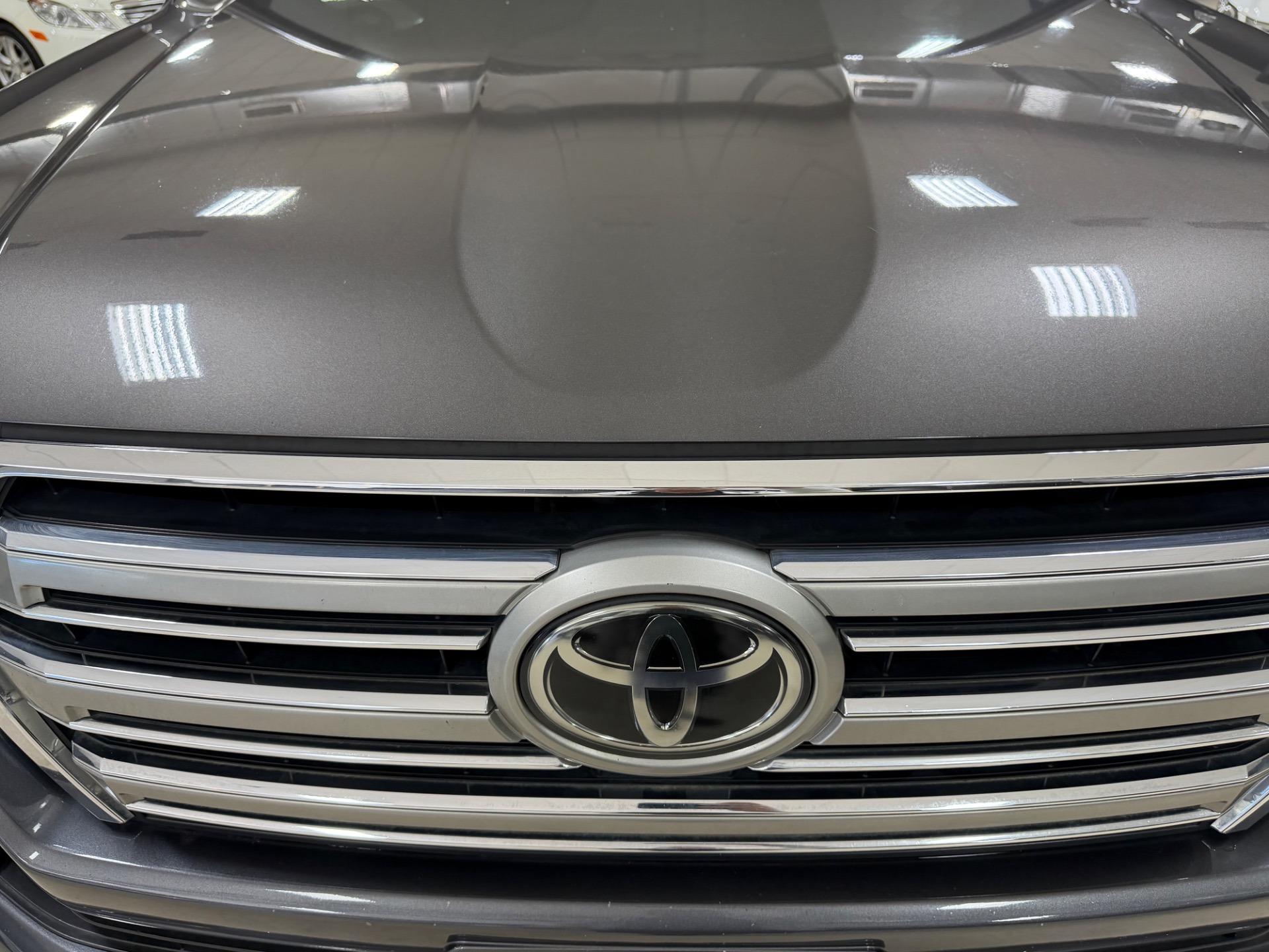 2016 Toyota Land Cruiser