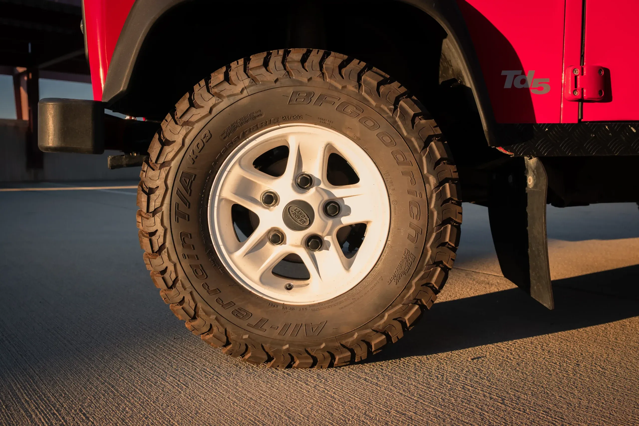 Portofino Red 1999 Land Rover Defender 90 - 2