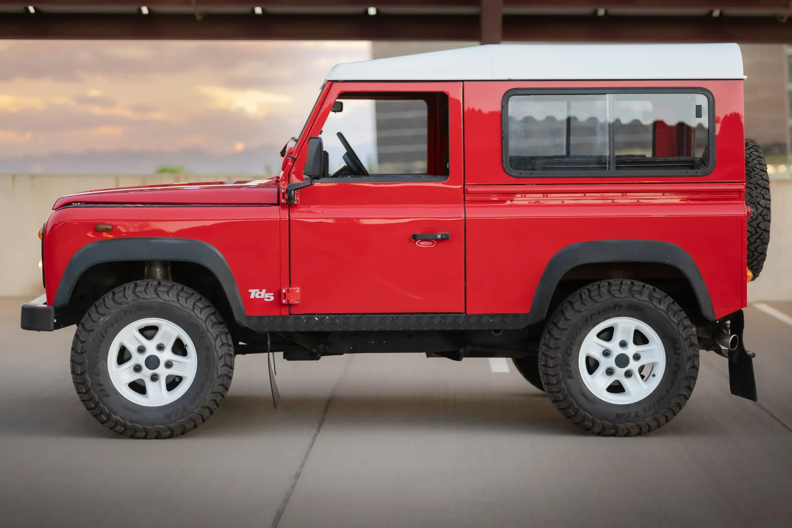 Portofino Red 1999 Land Rover Defender 90