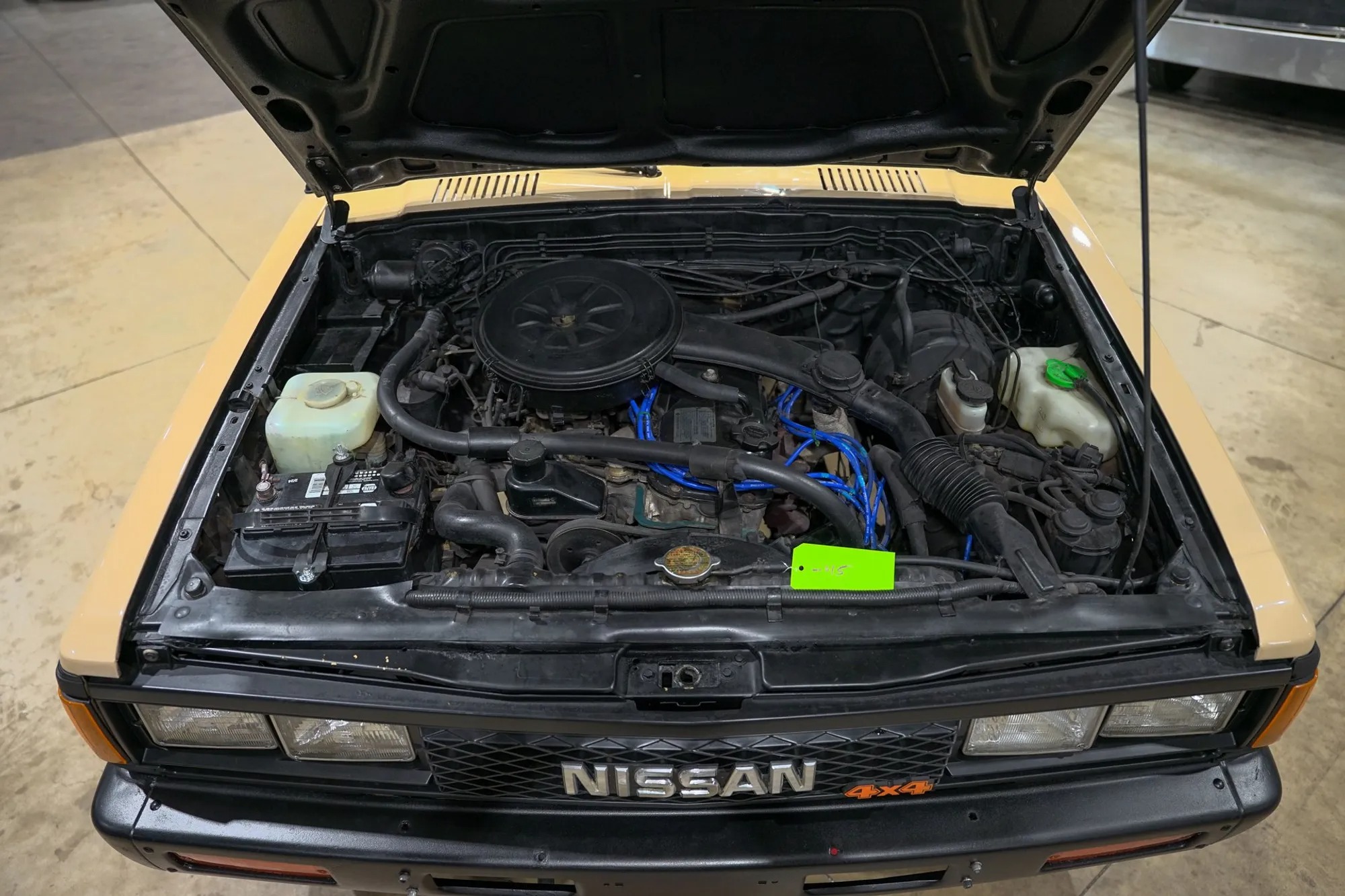 1986 Nissan Hardbody DLX King Cab