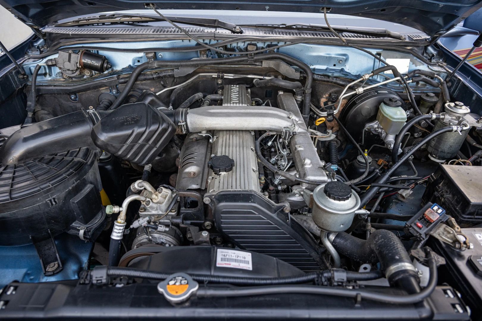 1999 Toyota Land Cruiser HZJ105 - 2