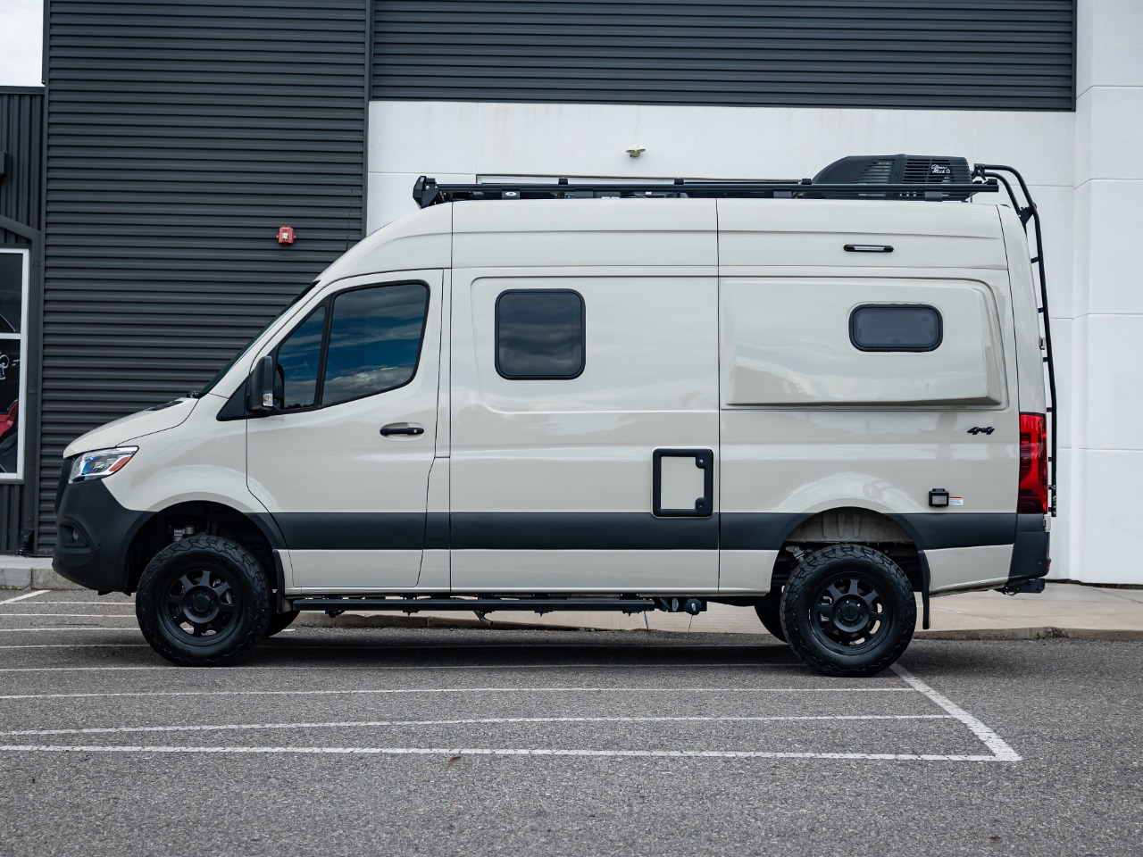 2022 Mercedes-Benz Sprinter 2500 144" Camper - 2