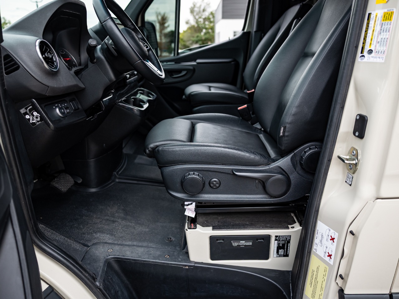 2022 Mercedes-Benz Sprinter 2500 144" Camper