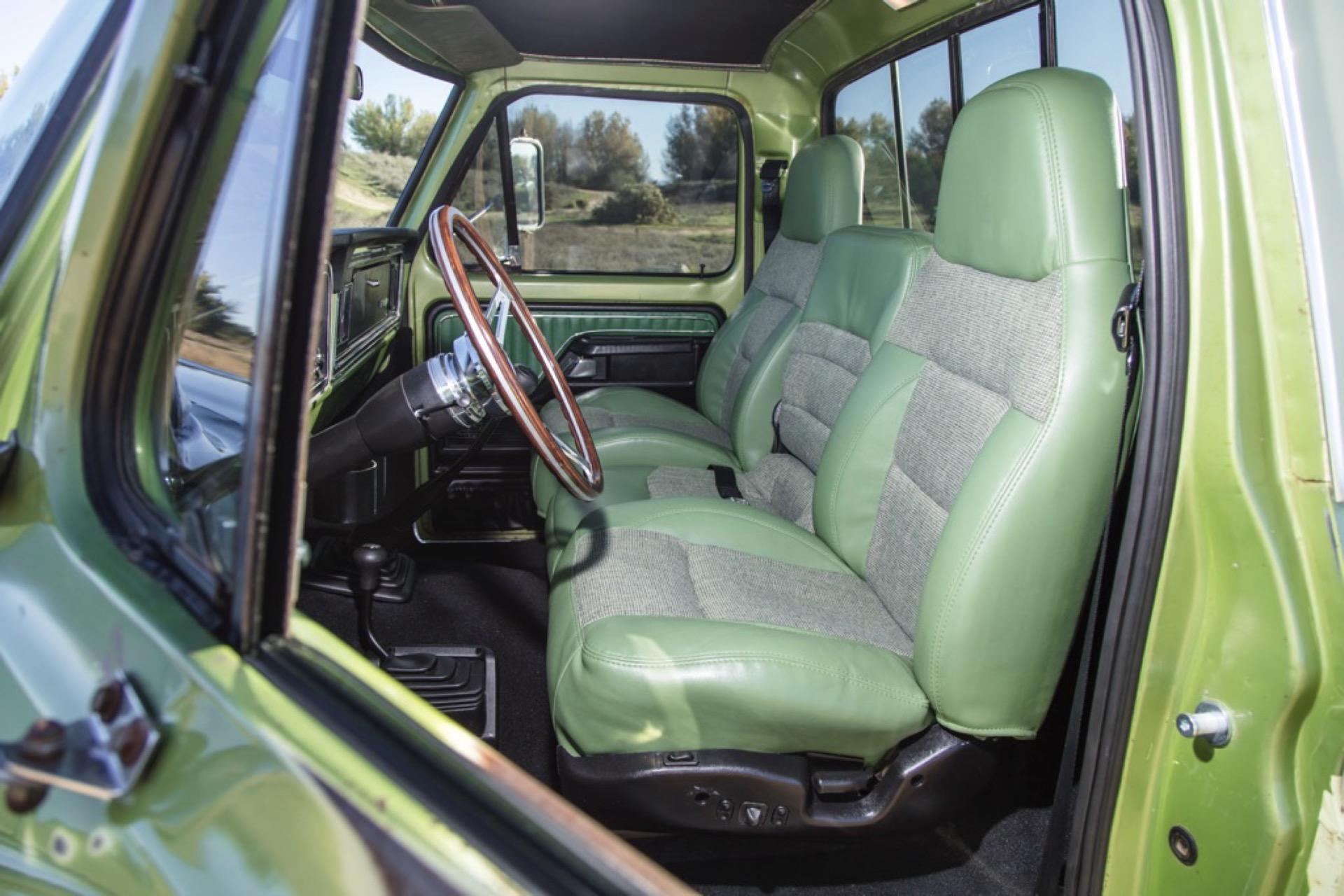 7.3L Turbo Diesel-Powered 1975 Ford F-250 4×4