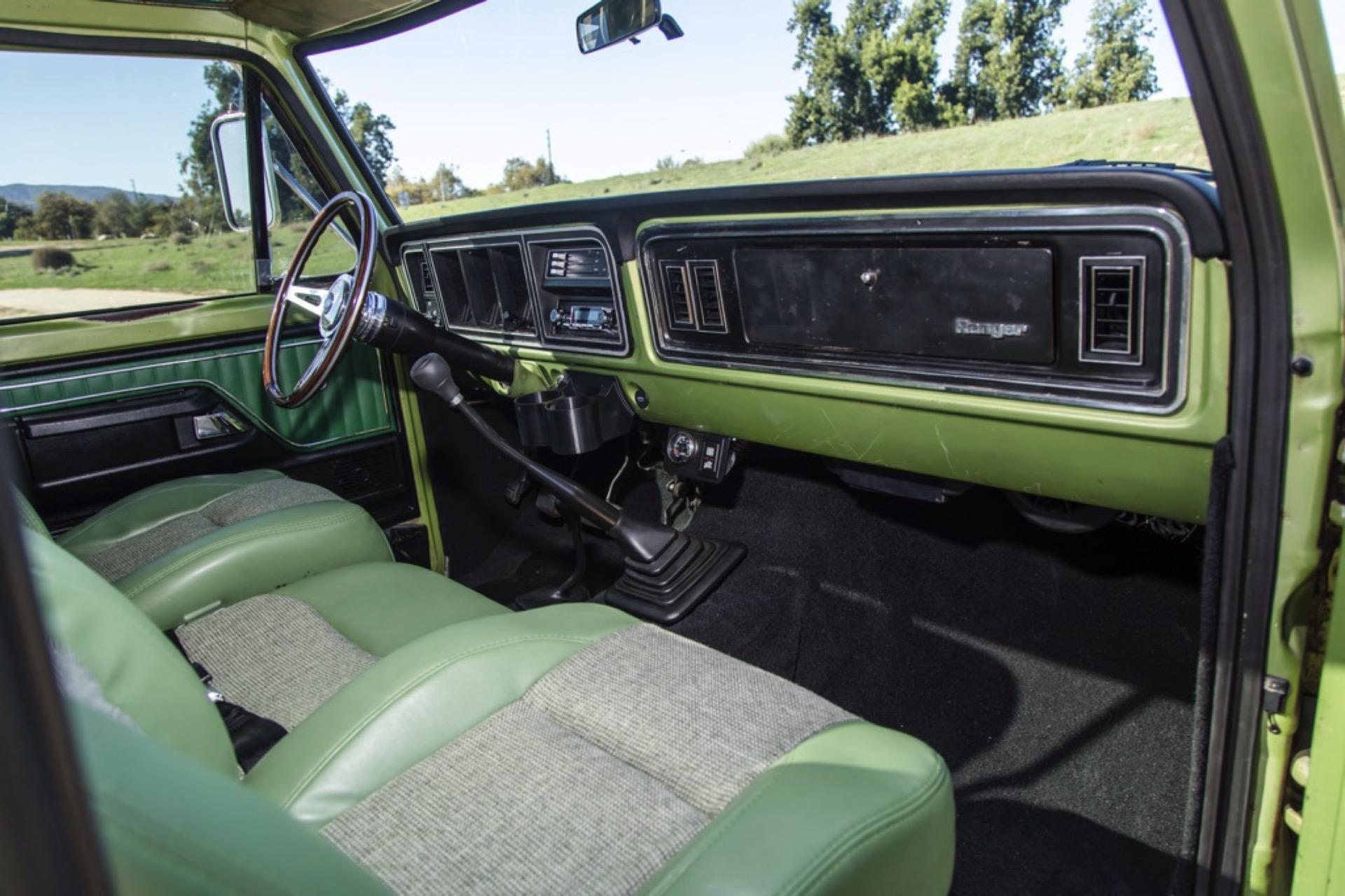 7.3L Turbo Diesel-Powered 1975 Ford F-250 4×4