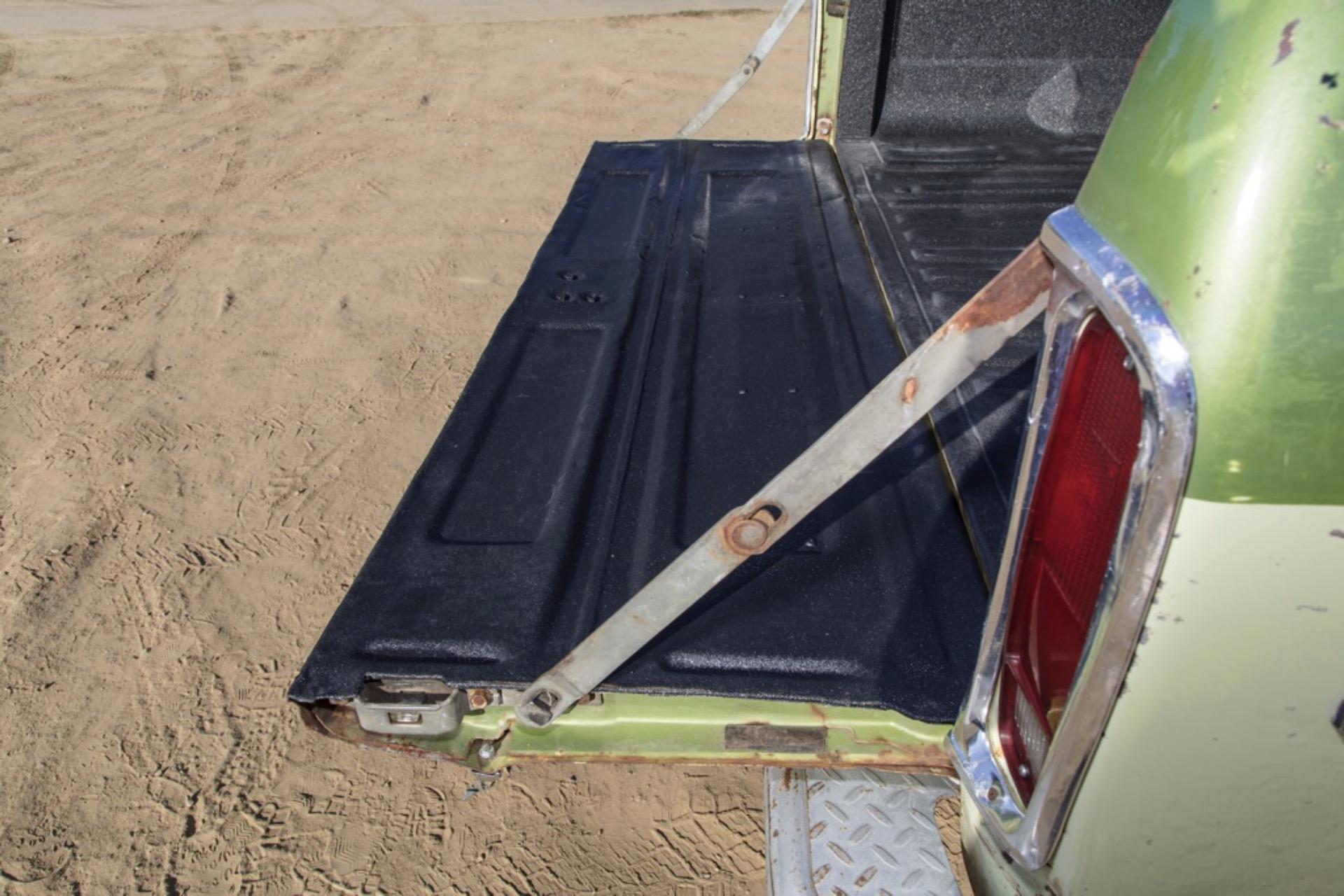 7.3L Turbo Diesel-Powered 1975 Ford F-250 4×4