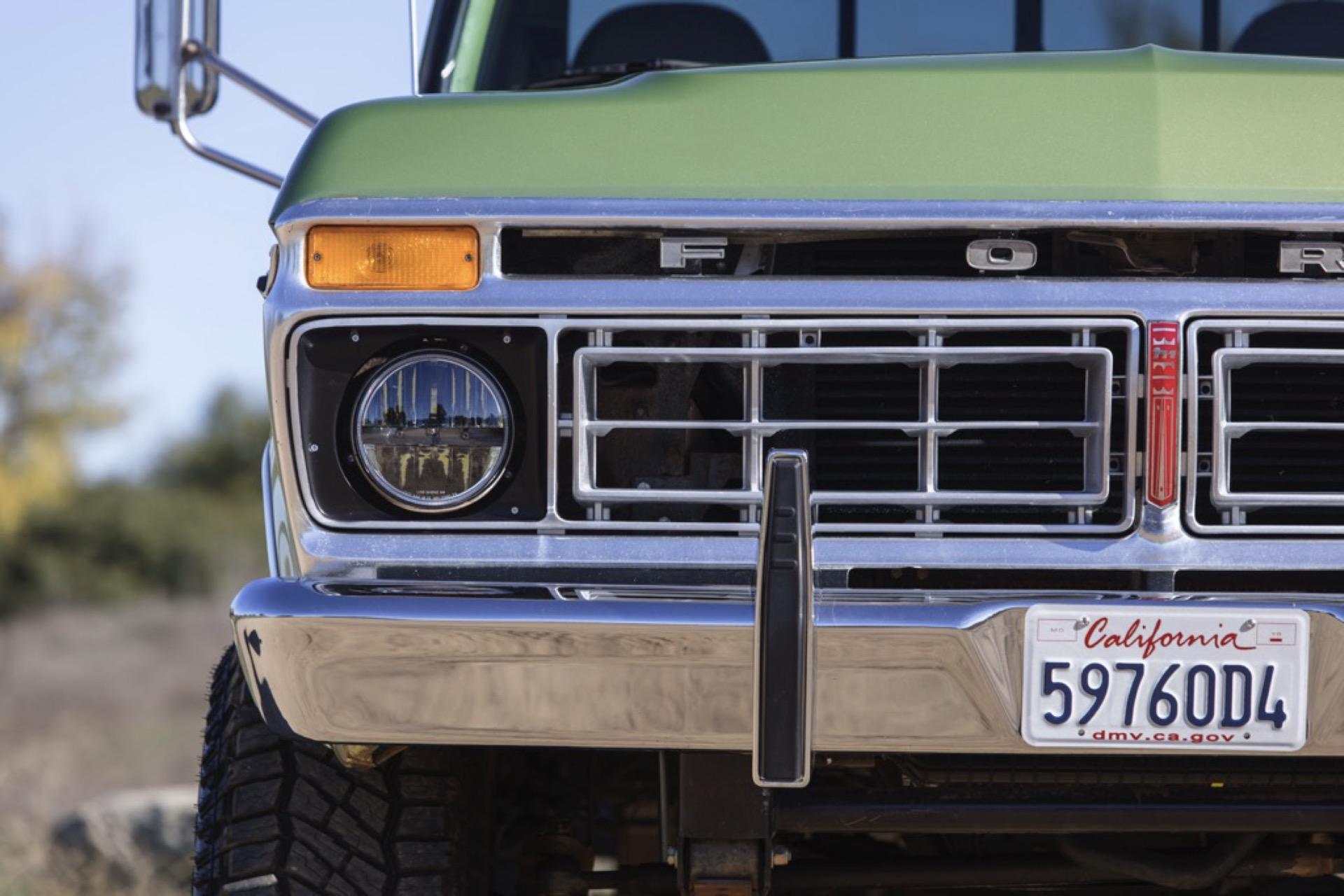 7.3L Turbo Diesel-Powered 1975 Ford F-250 4×4