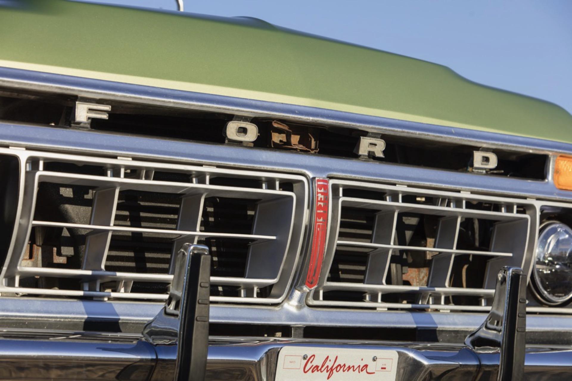 7.3L Turbo Diesel-Powered 1975 Ford F-250 4×4